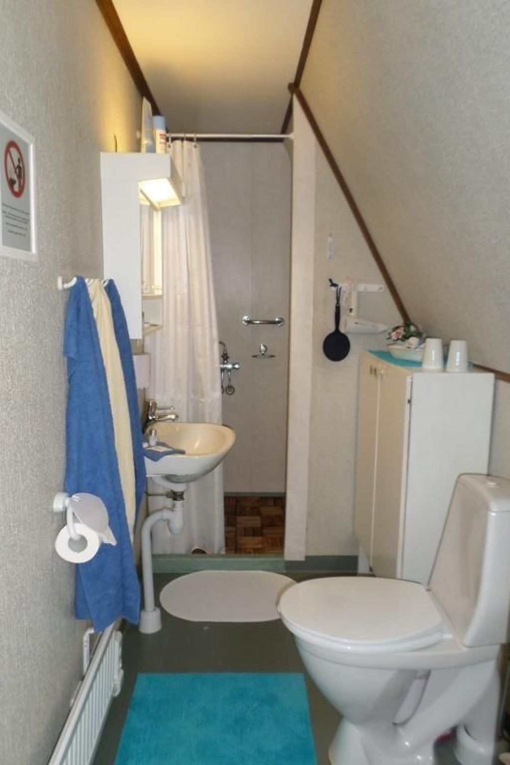 Typisch schwedisches Ferienhaus mit Garten-Drinnen