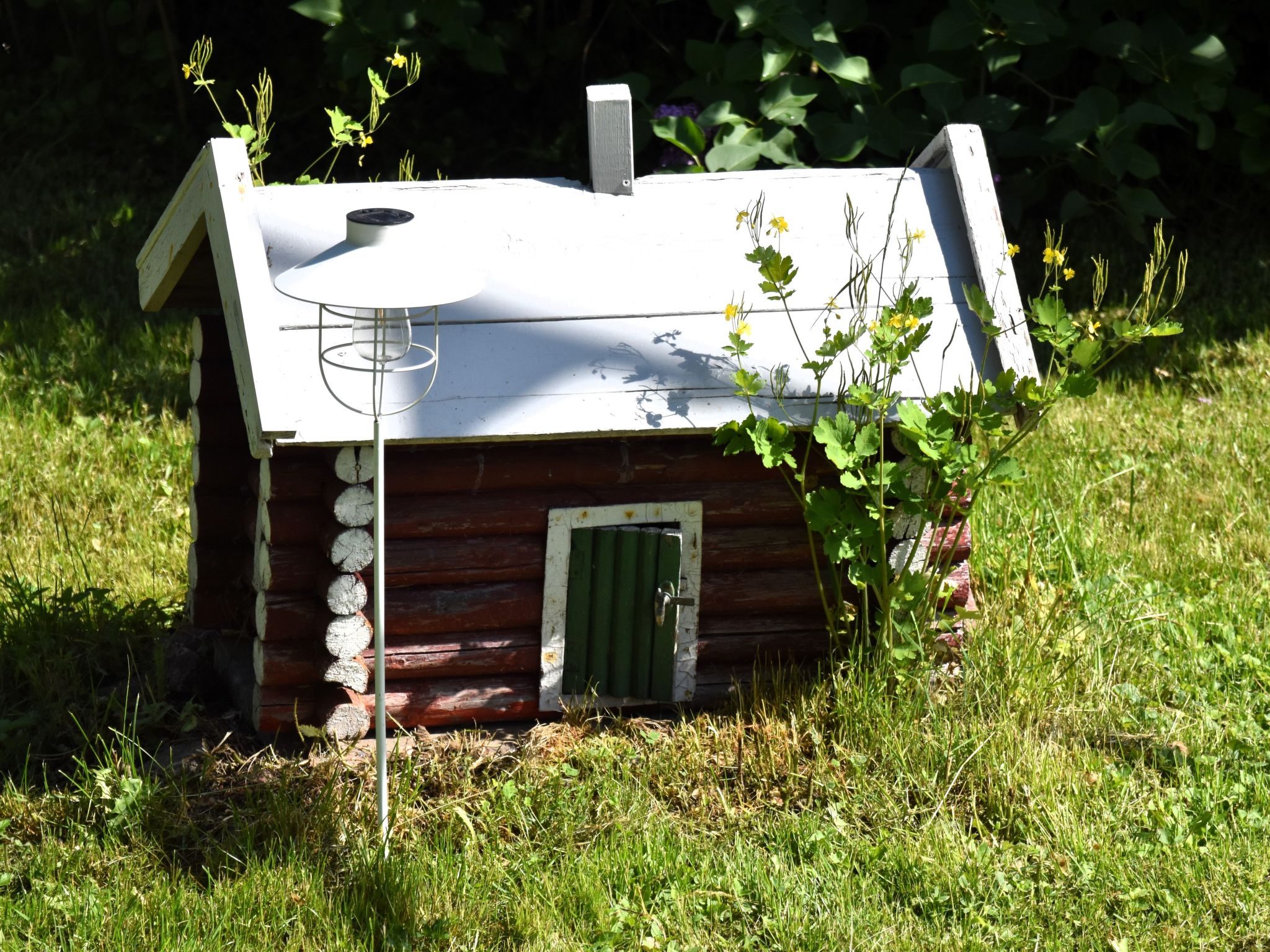 Typisch schwedisches Ferienhaus mit Garten-Drinnen