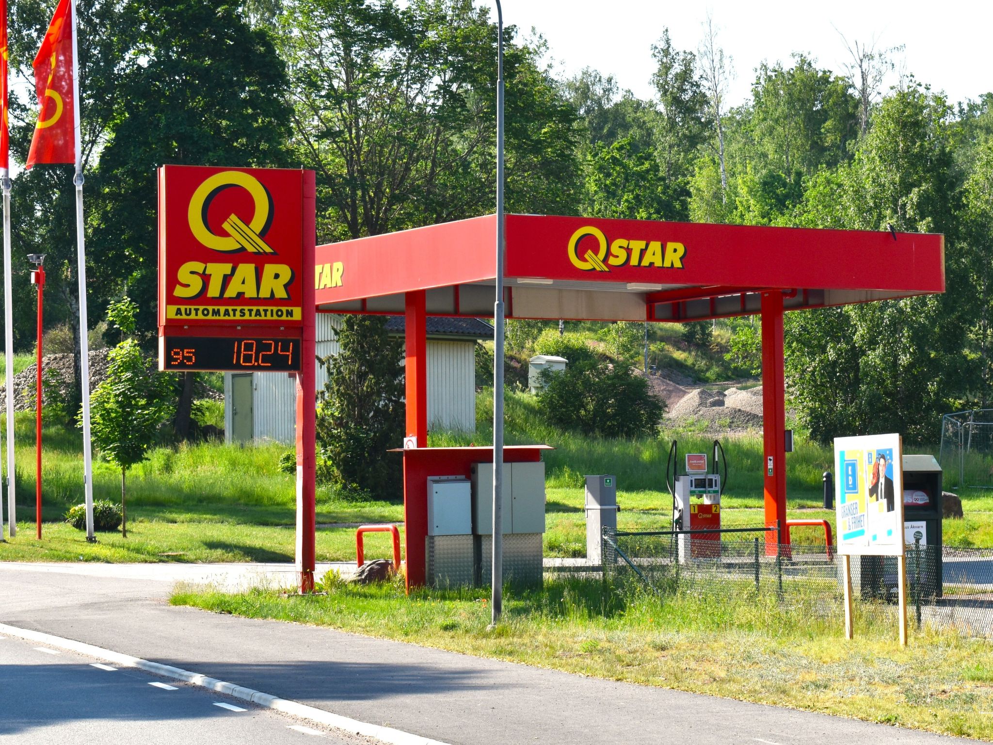 Typisch schwedisches Ferienhaus mit Garten