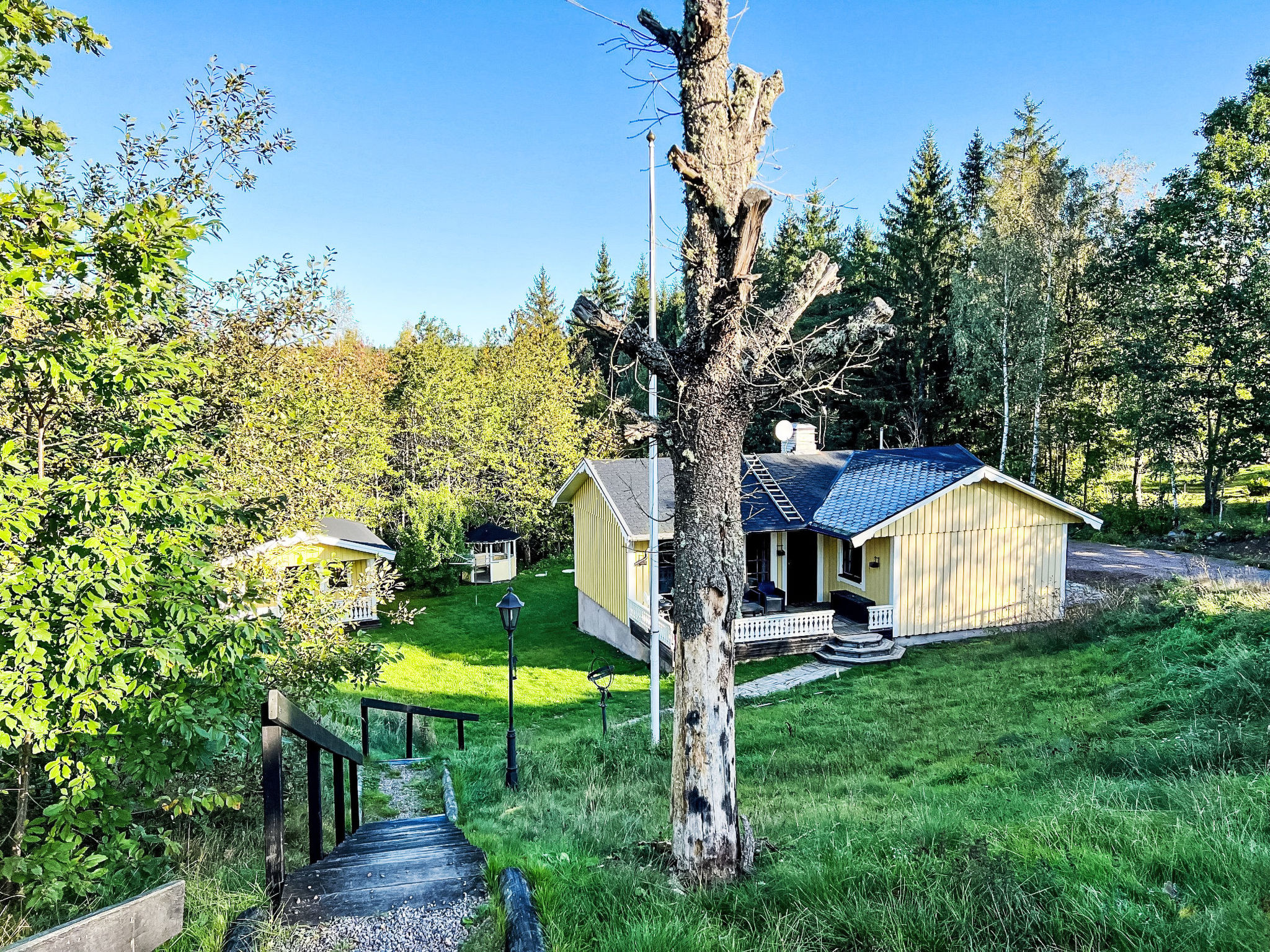 Mit Garten, Grill und Terrasse