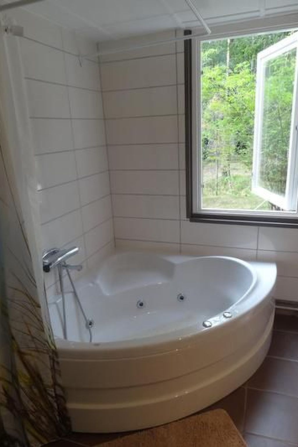 Charmantes Holzferienhaus mit Sauna-Drinnen