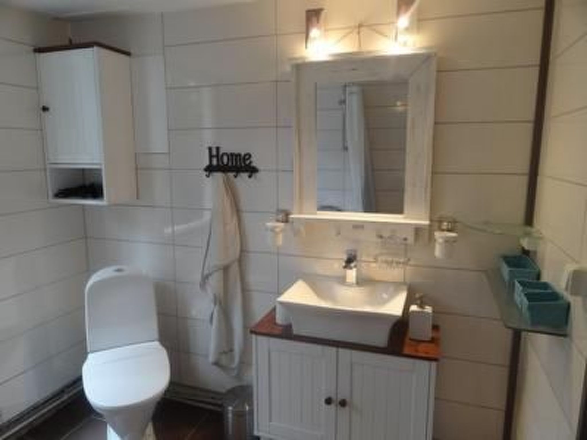 Charmantes Holzferienhaus mit Sauna-Drinnen