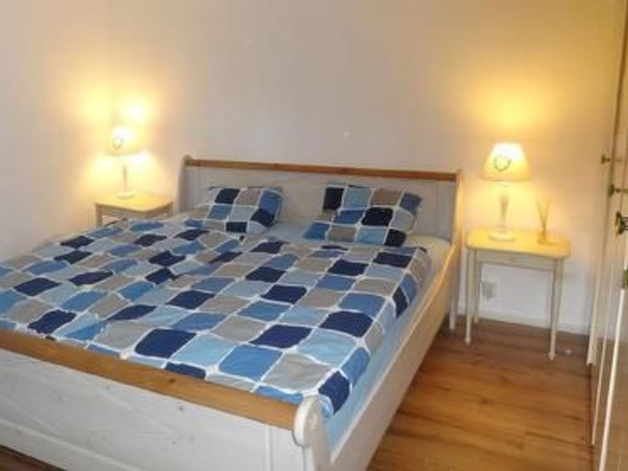 Charmantes Holzferienhaus mit Sauna-Drinnen