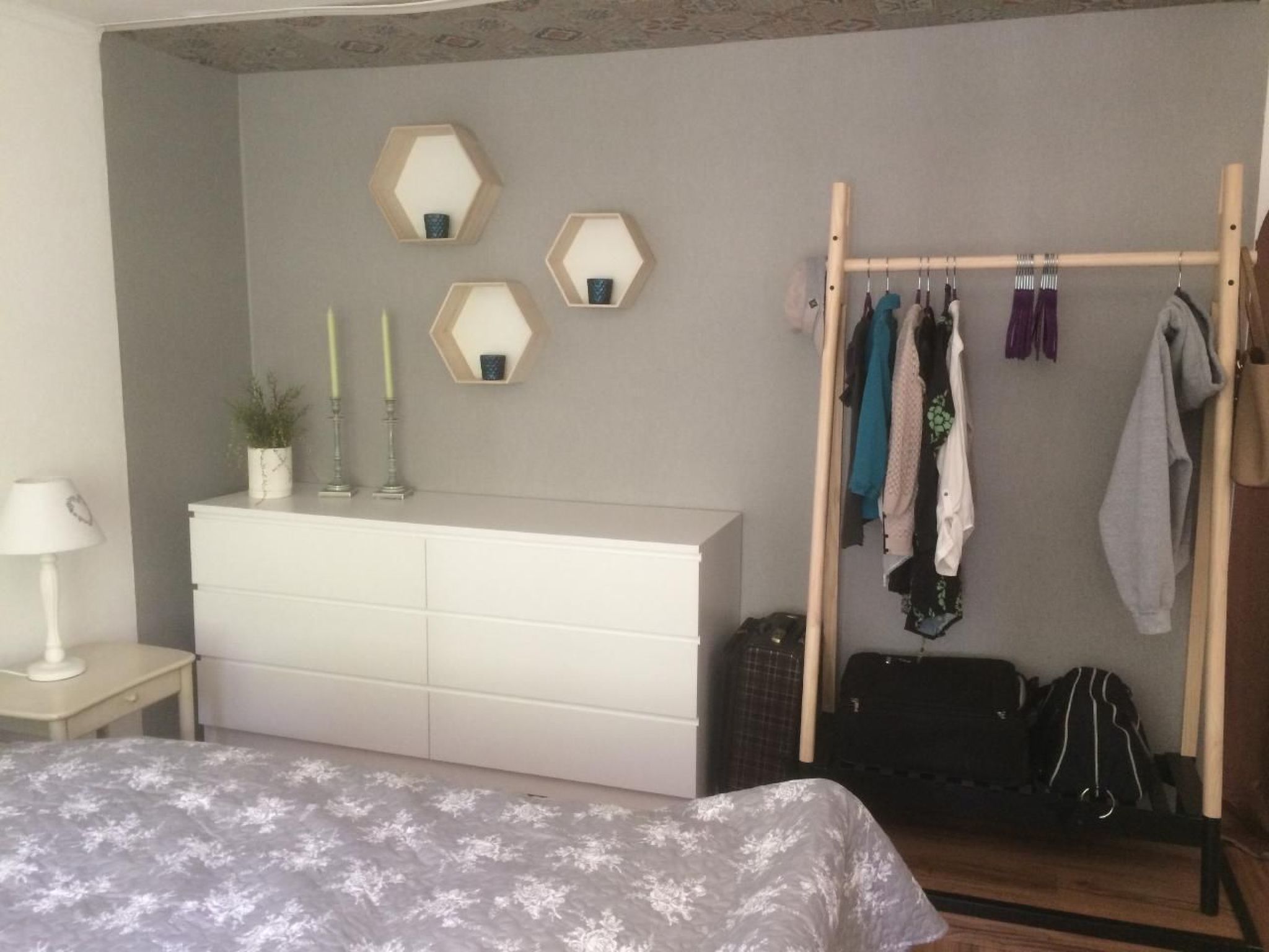 Charmantes Holzferienhaus mit Sauna-Drinnen