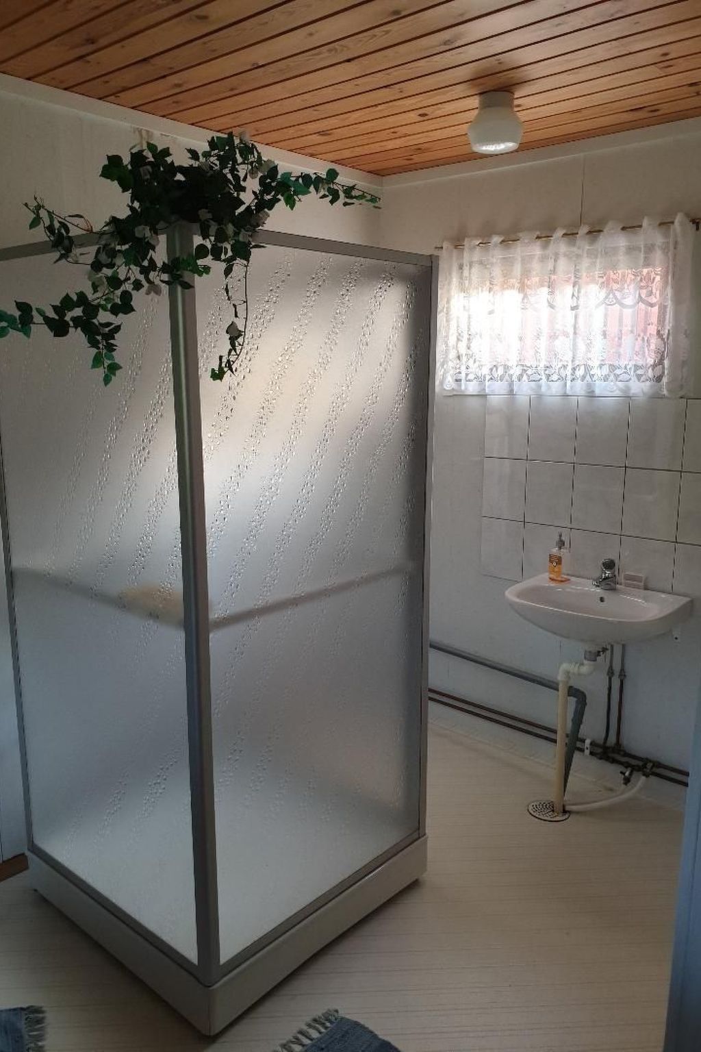 Mit privater Terrasse-Drinnen