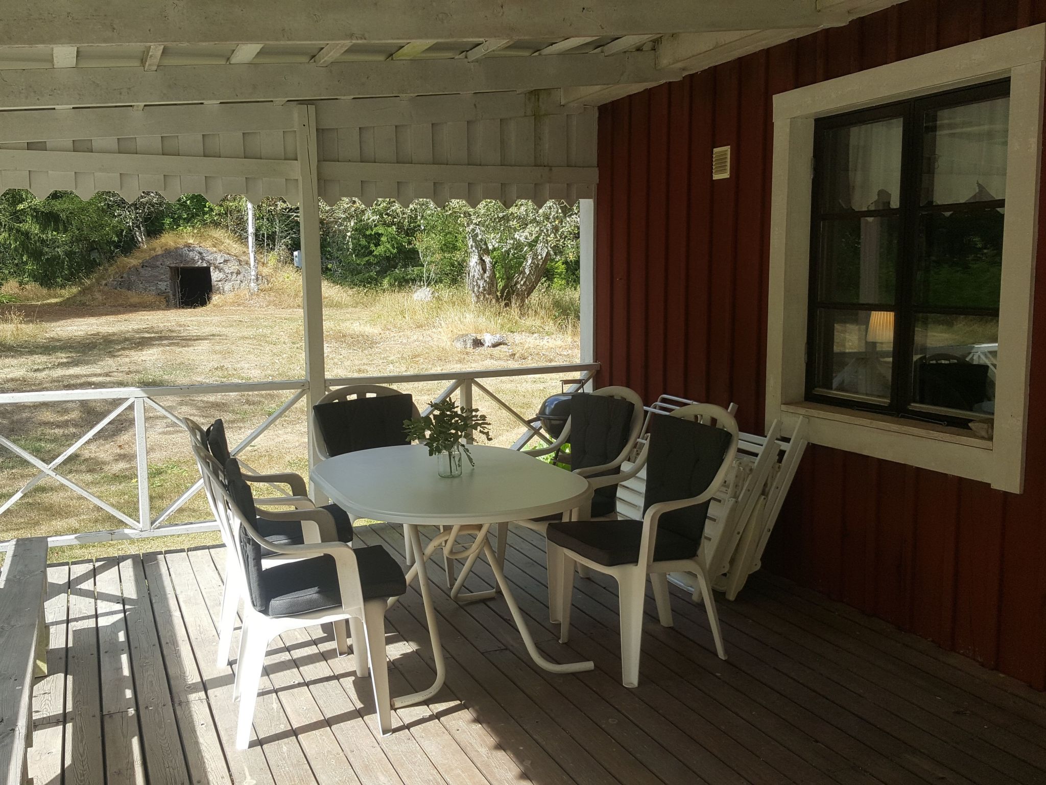 Mit privater Terrasse-Drinnen