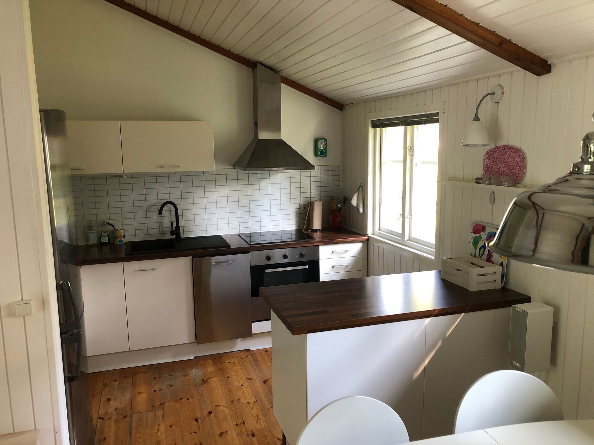 Schönes Ferienhaus mit Garten, Terrasse und Grill-Drinnen