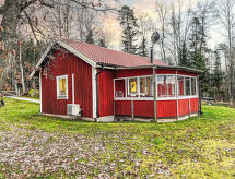 Vrijstaand huis aan het water met eigen tuin en sauna in Småland - thumbnail 6