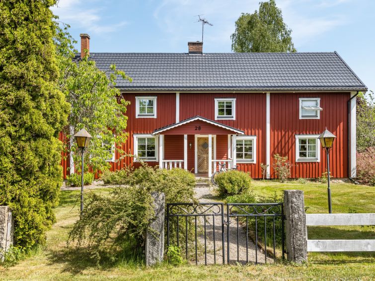 Vakantiehuis Gåragöl in Olofström met open haard en sauna aan het meer in Olofström