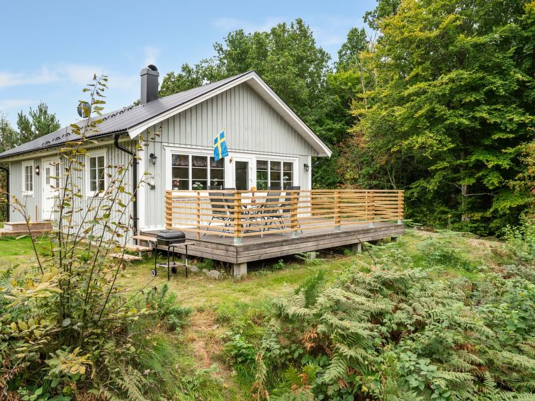 Vrijstaand vakantiehuis aan het meer in Olofström in Olofström