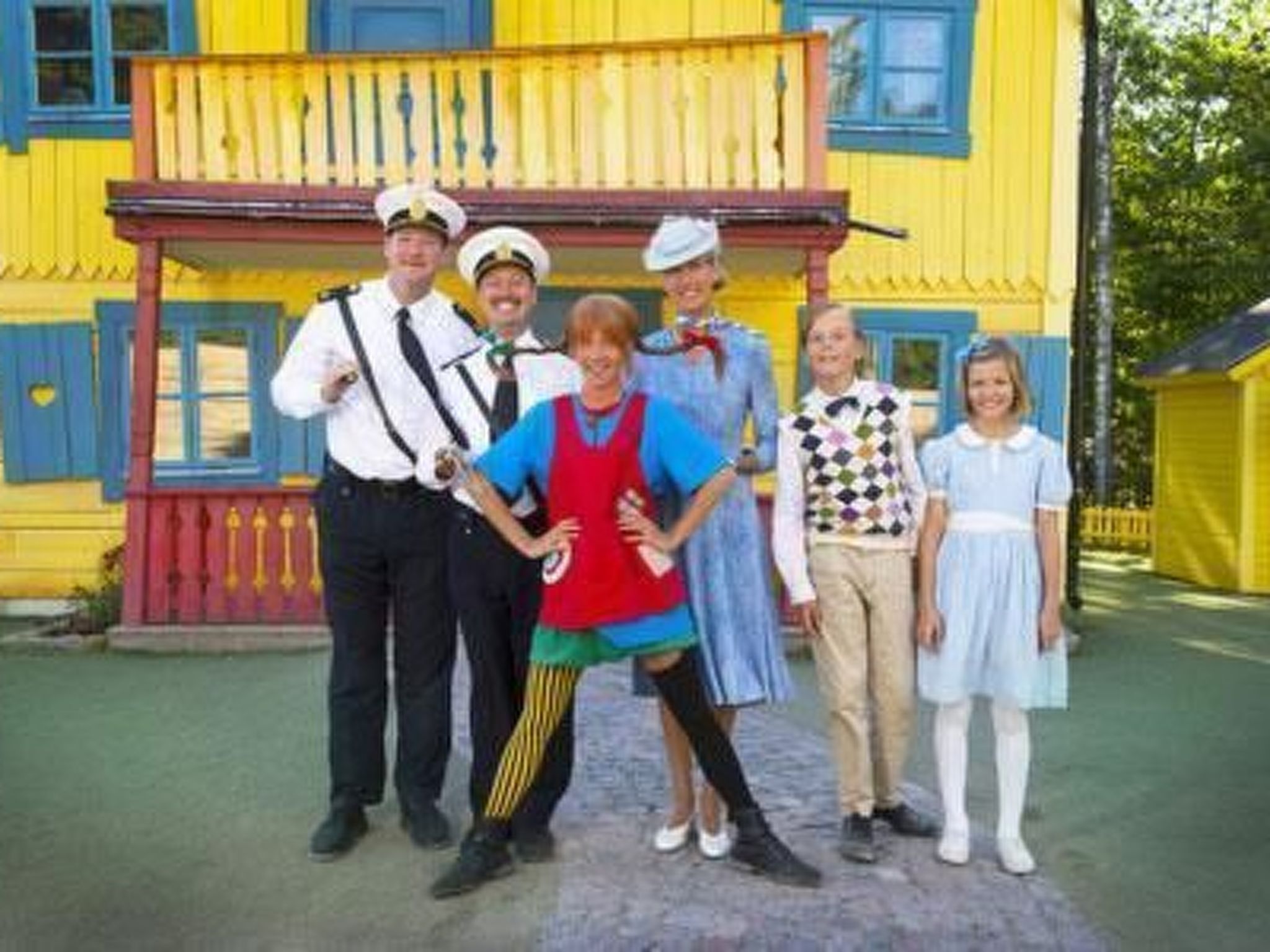 In Drag mit Möblierter Terrasse-Binnen