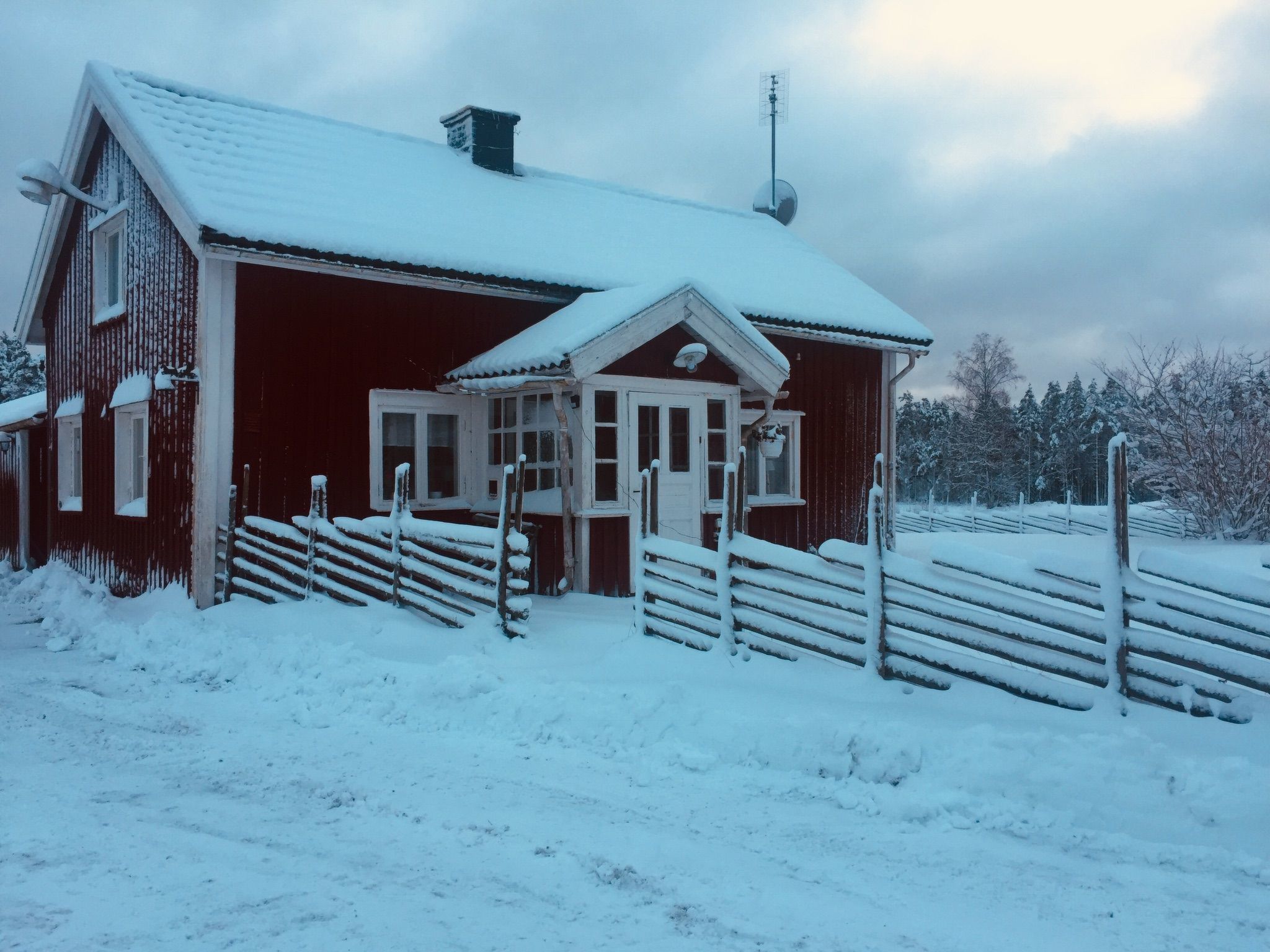 Charmantes Holzhaus mit eigenem Ruderboot-Binnen