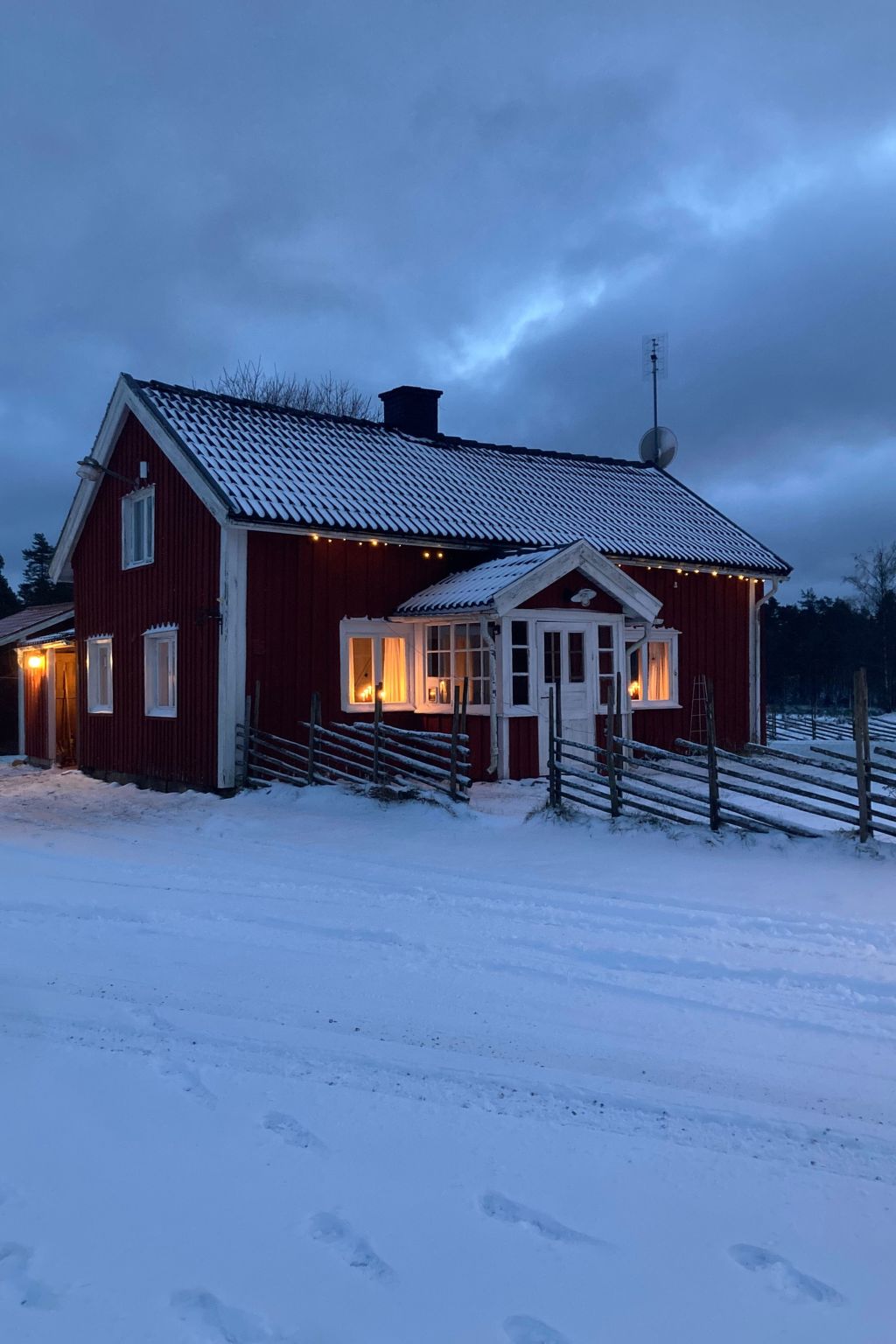 Charmantes Holzhaus mit eigenem Ruderboot-Binnen