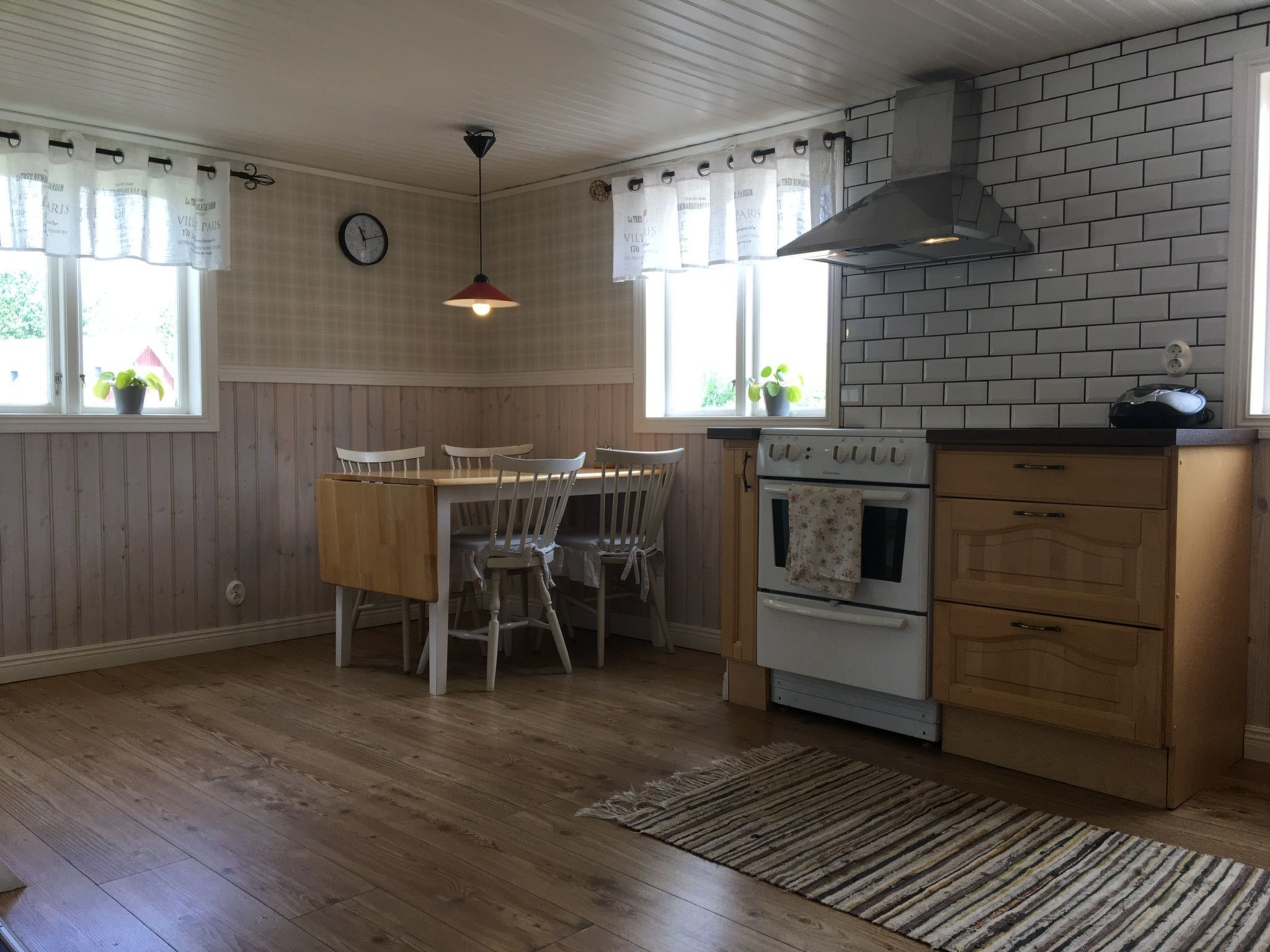 Charmantes Holzhaus mit eigenem Ruderboot-Binnen