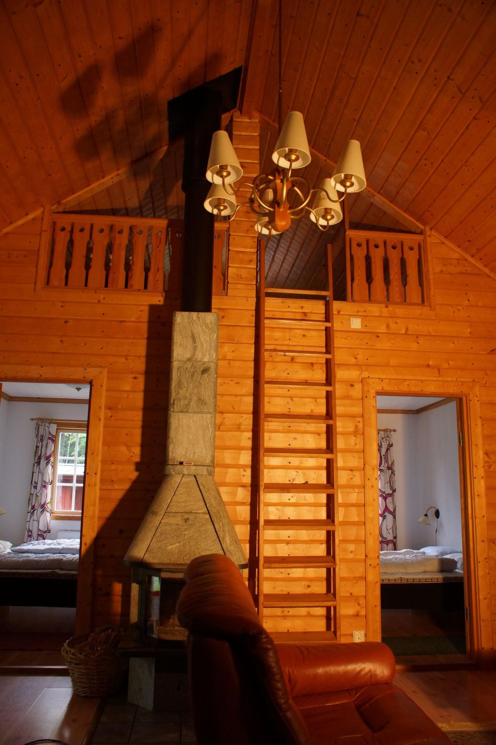 Gemütliches Holzhaus mit Boot - Inside