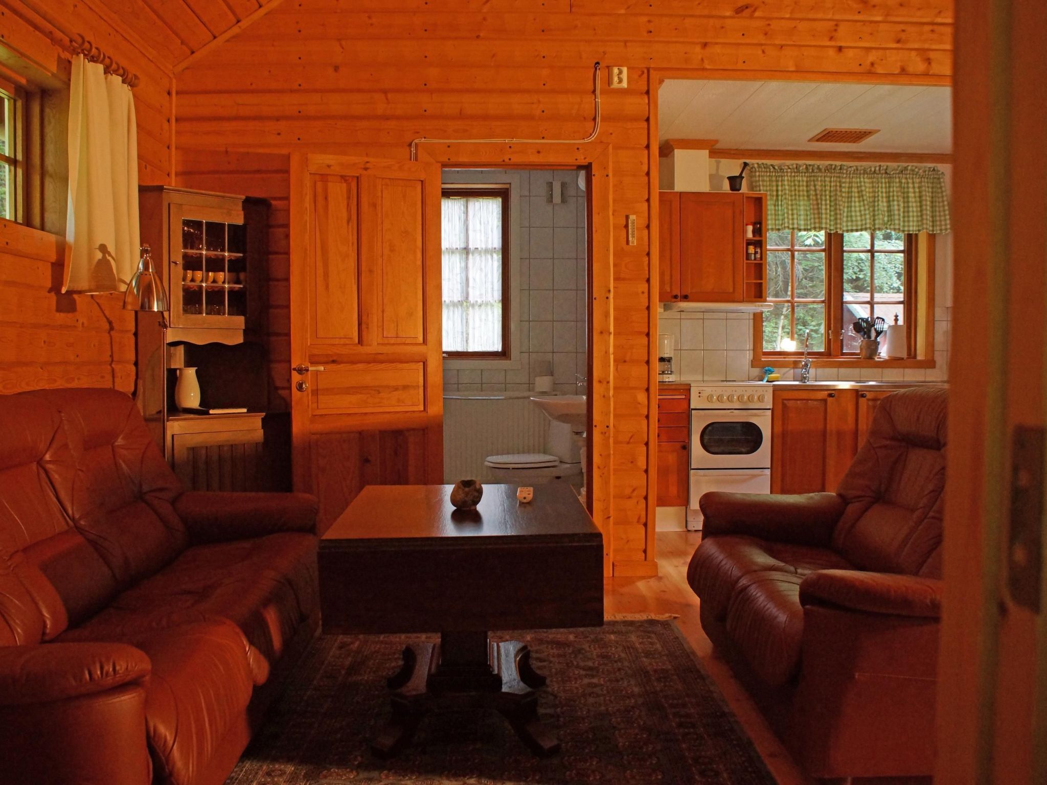 Gemütliches Holzhaus mit Boot - Inside