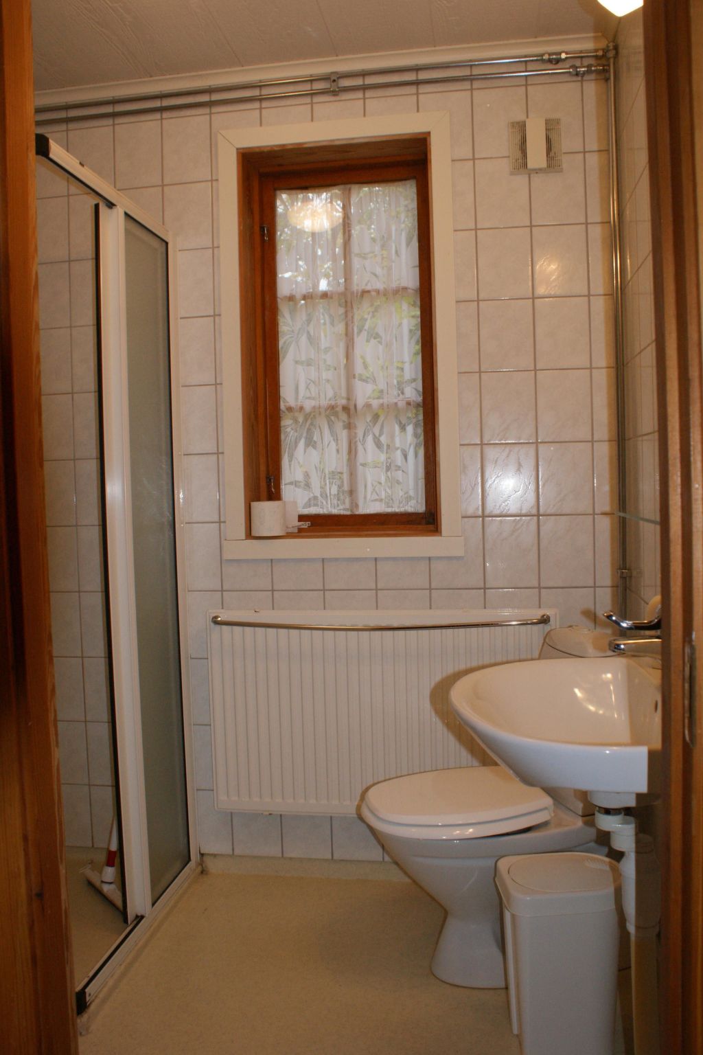 Gemütliches Holzhaus mit Boot - Inside