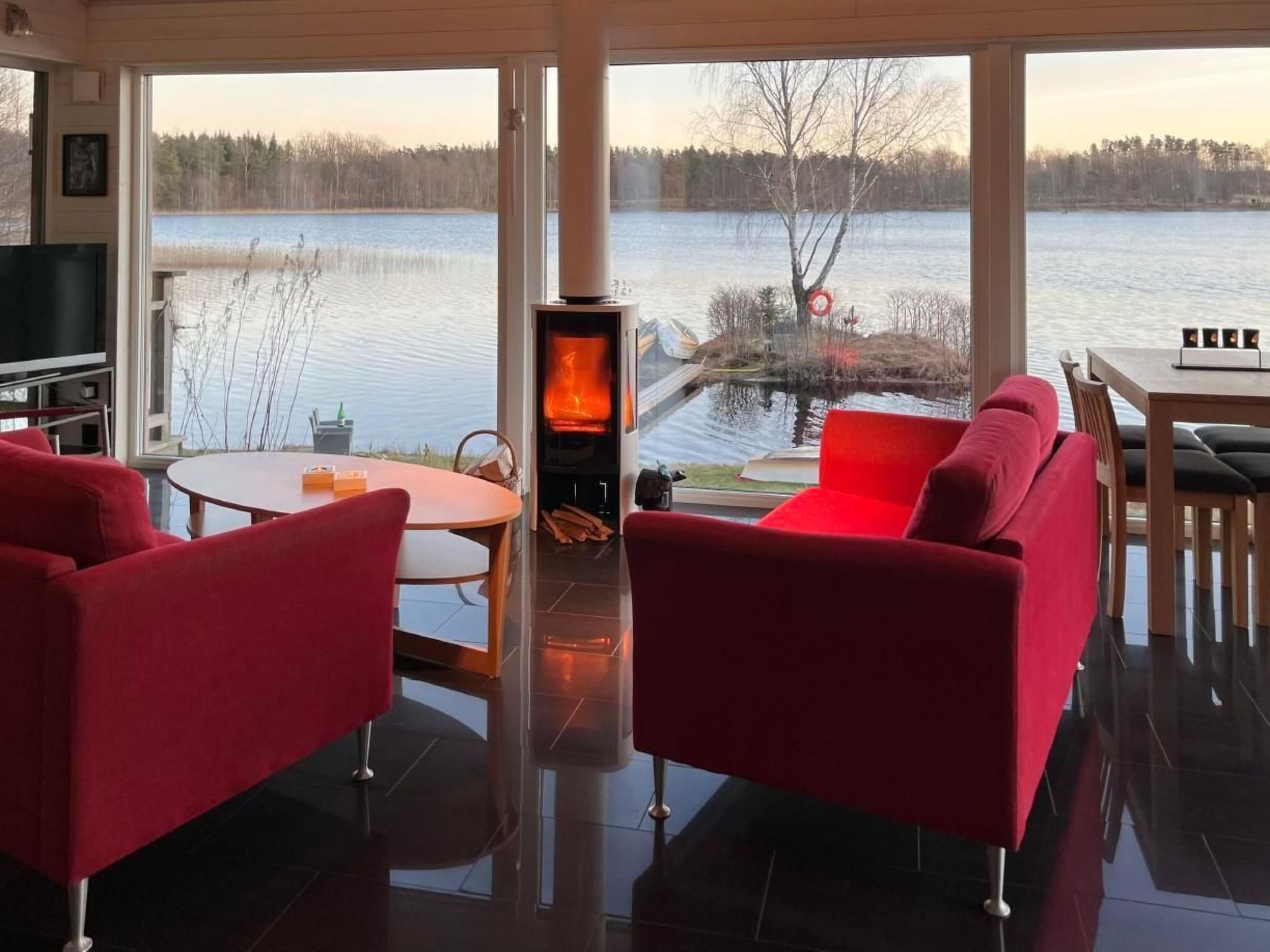 Villa "Vitasjö" mit Terrasse, Grill und Garten-Binnen