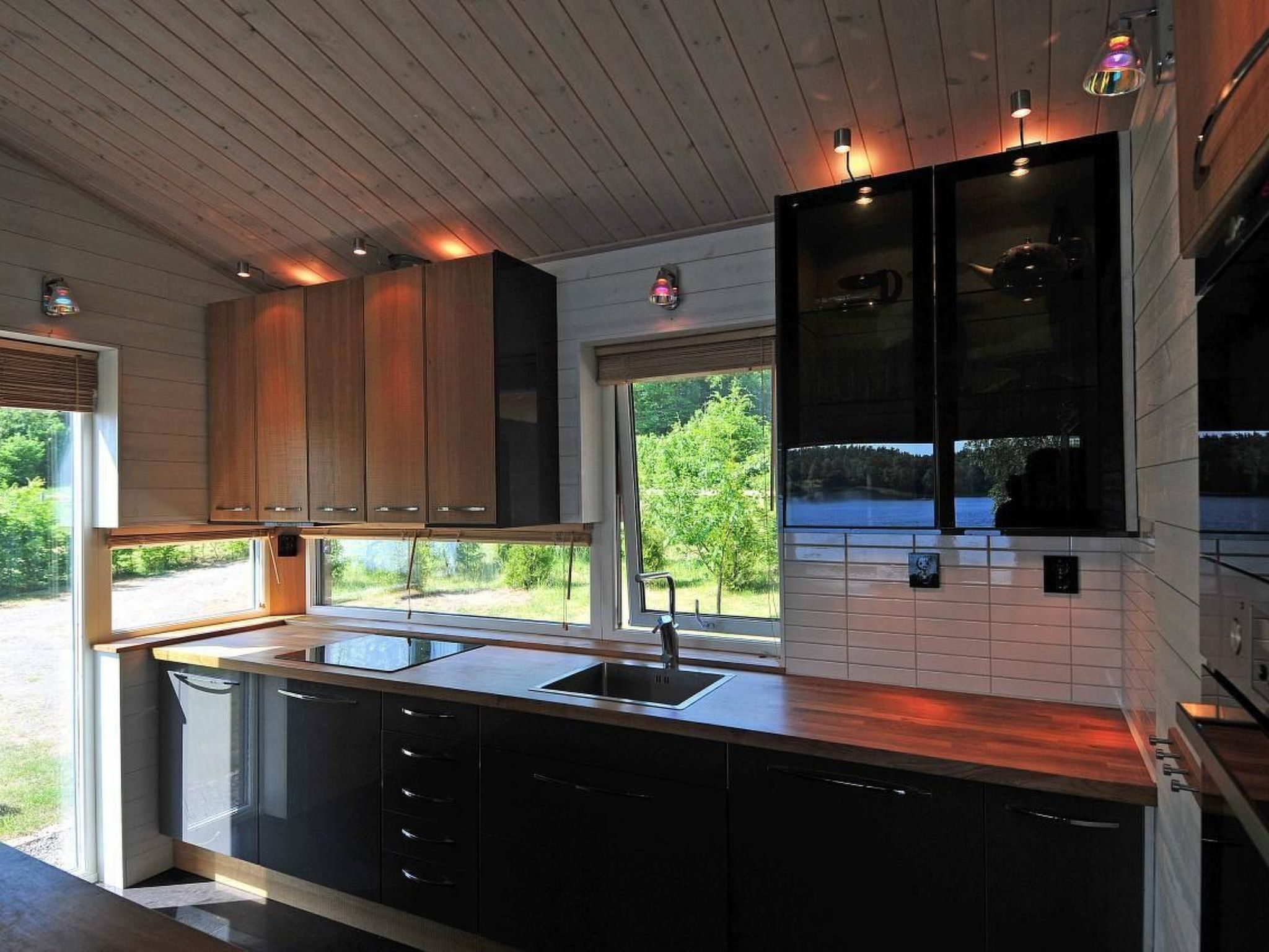 Villa "Vitasjö" mit Terrasse, Grill und Garten-Buiten