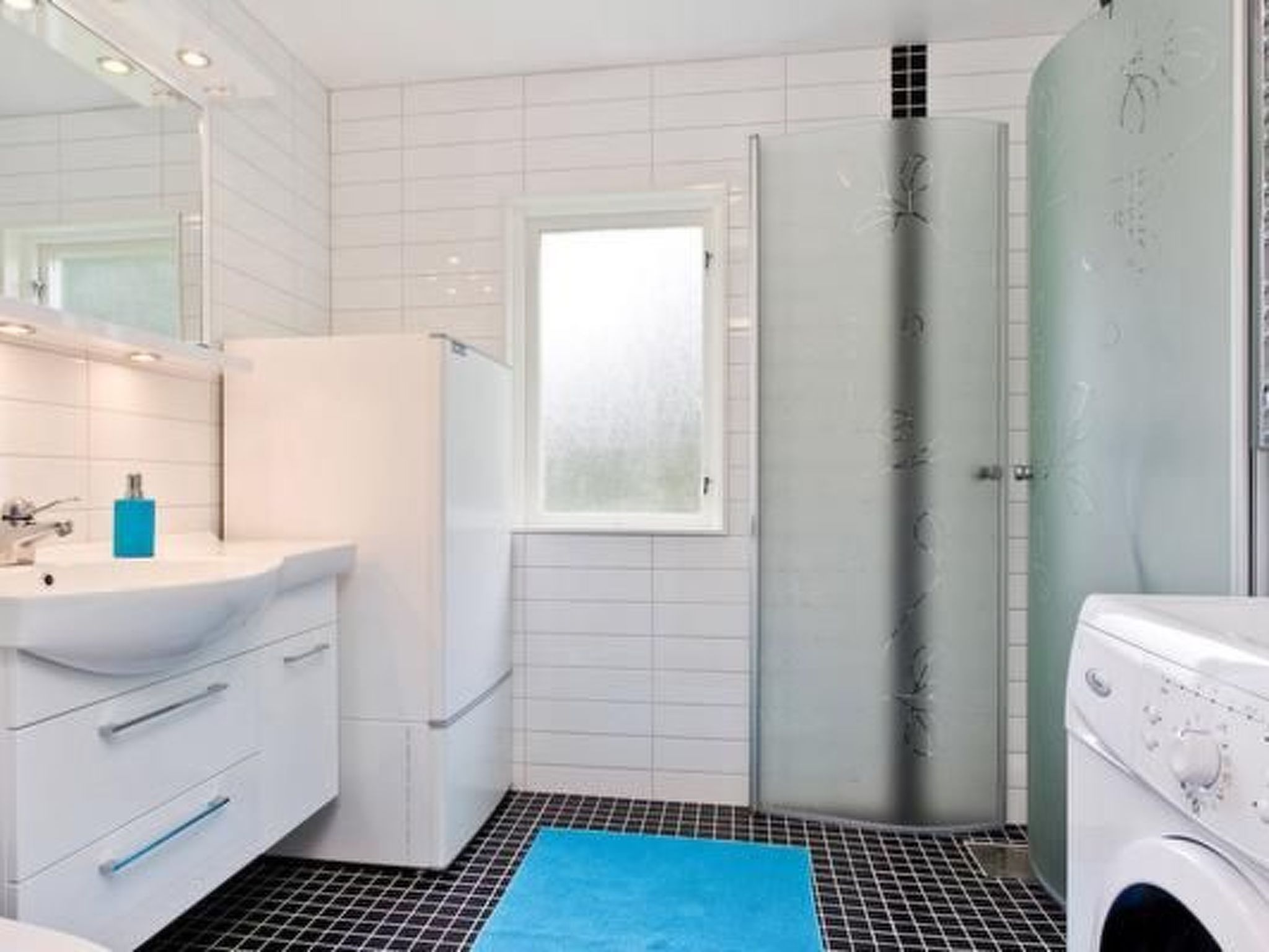 In Norrköping mit sonniger Terrasse-Inside