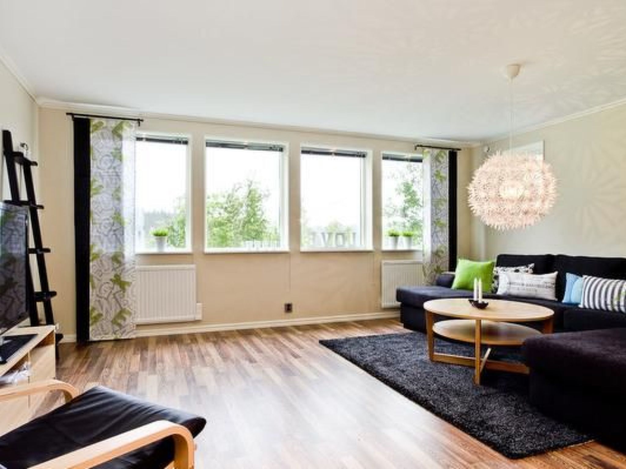 In Norrköping mit sonniger Terrasse-Inside