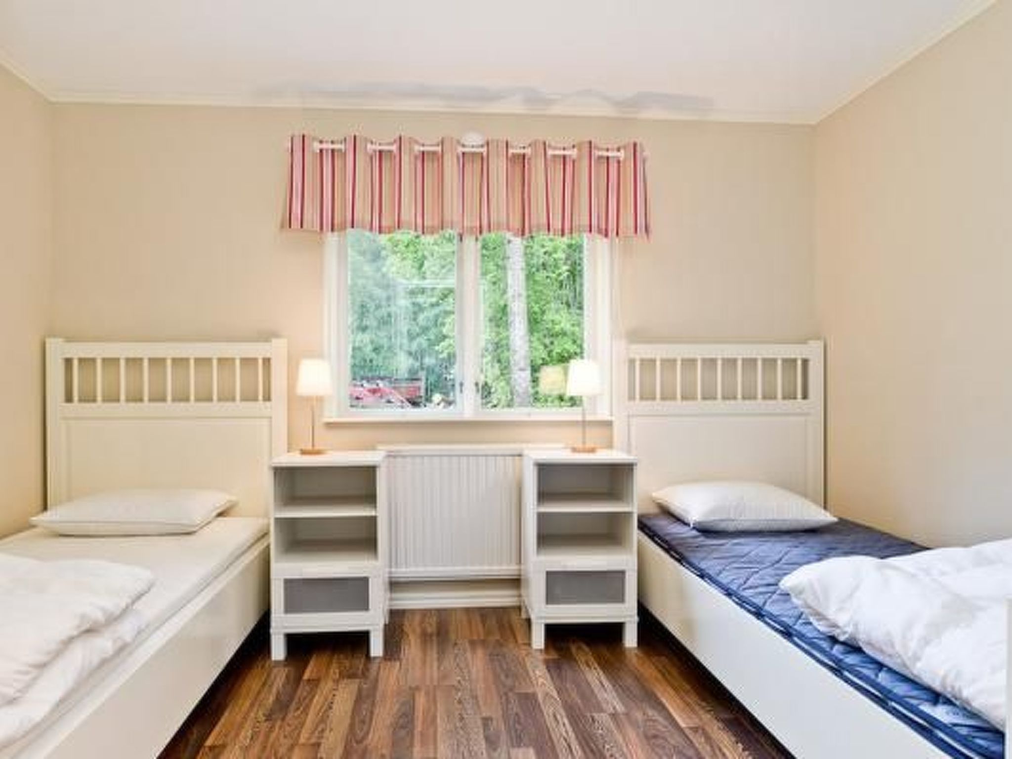 In Norrköping mit sonniger Terrasse-Inside