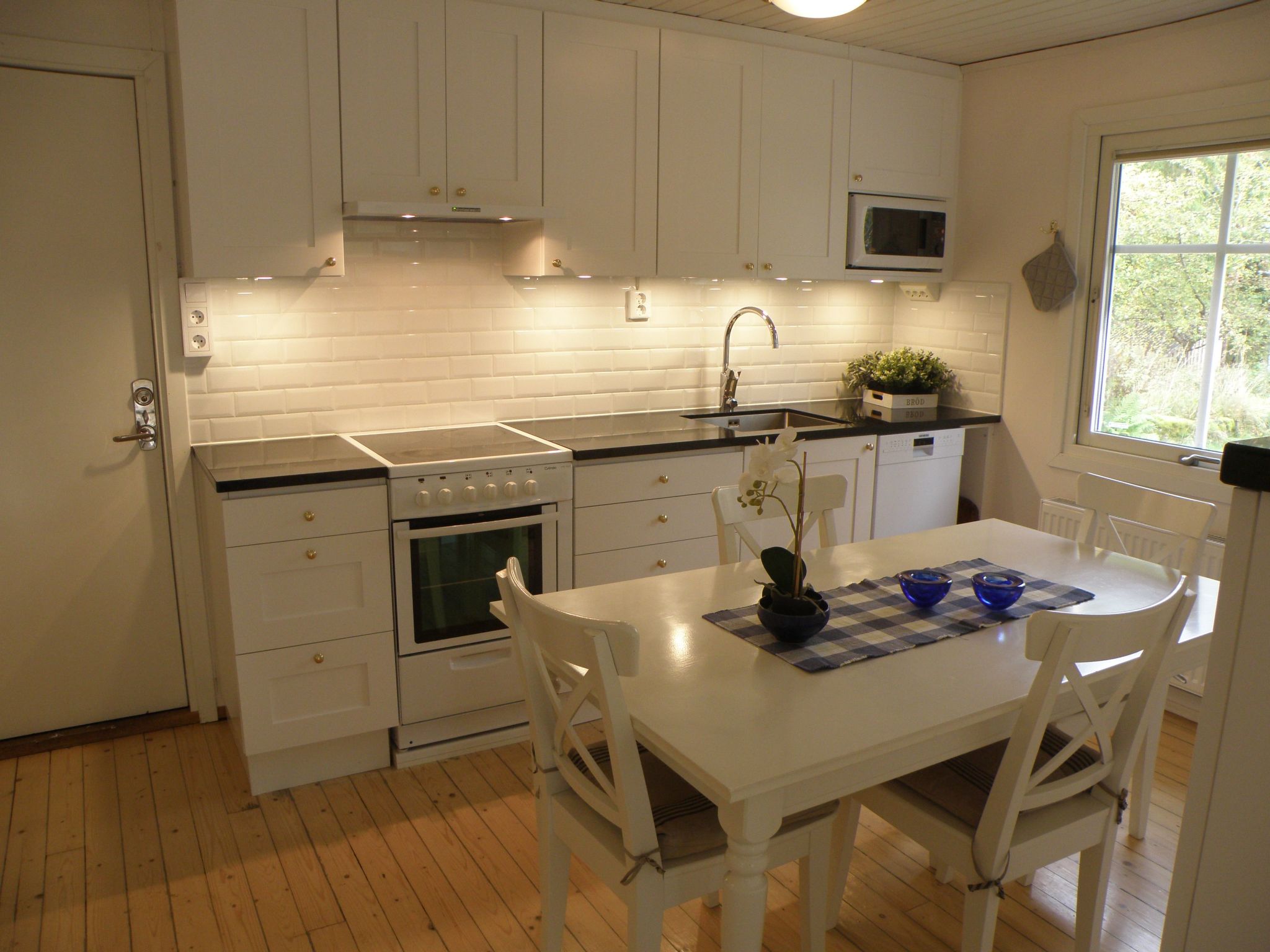 Wunderschönes Haus in einer fantastischen Natur am Meer-Drinnen