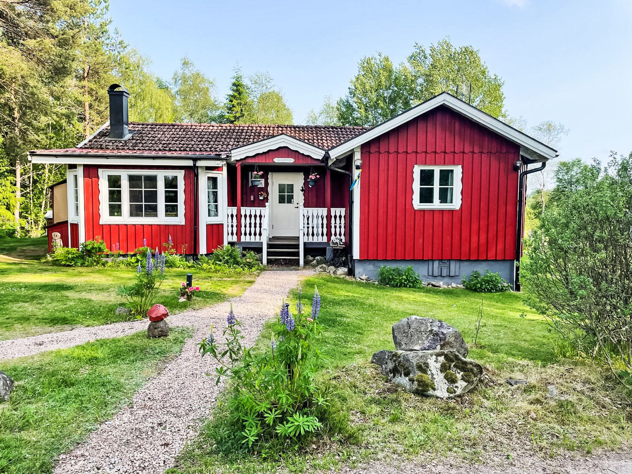 Idyllisch gelegenes, ebenerdiges Haus mit Terrasse