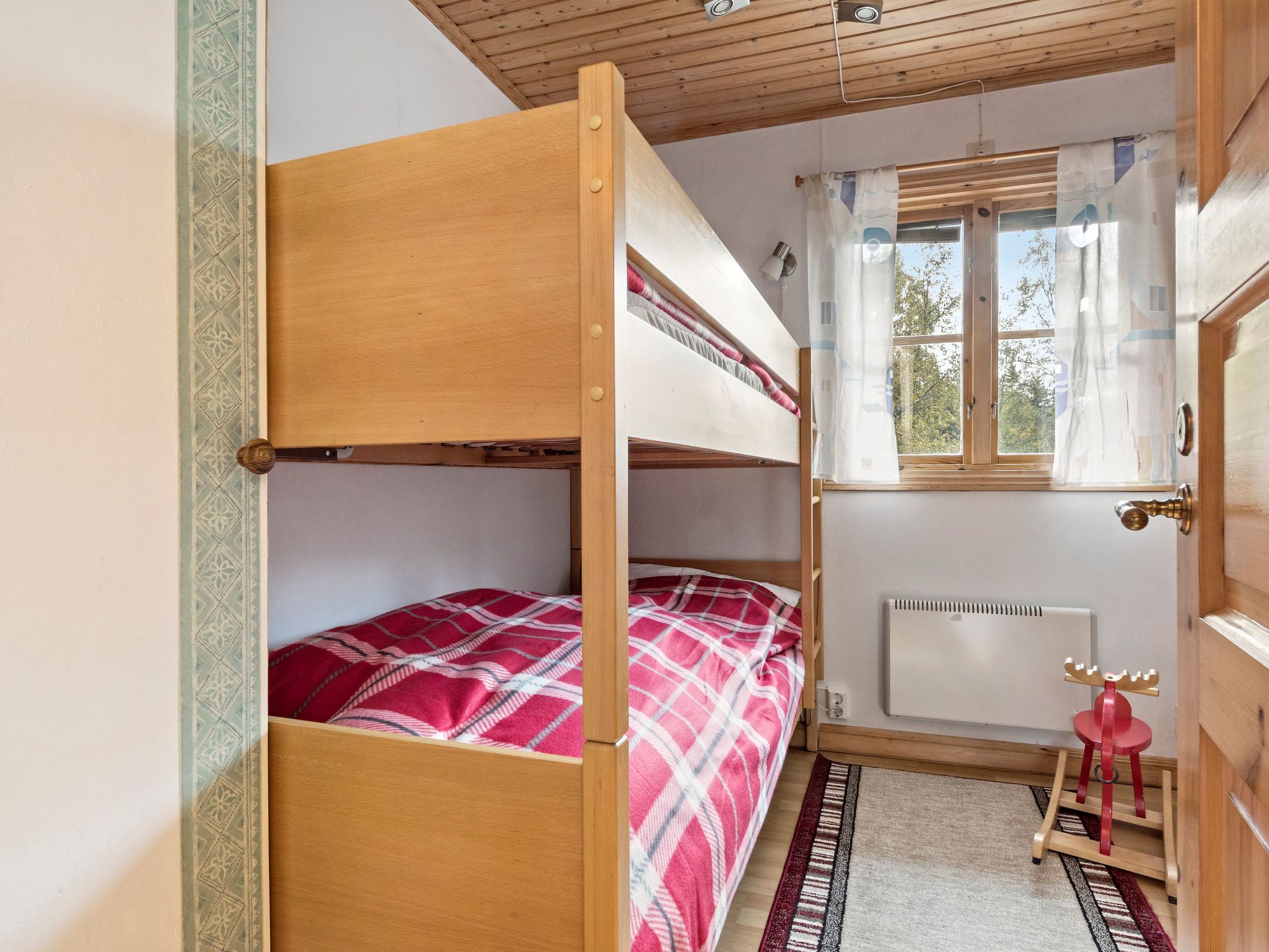 Idyllisch gelegenes, ebenerdiges Haus mit Terrasse-Binnen