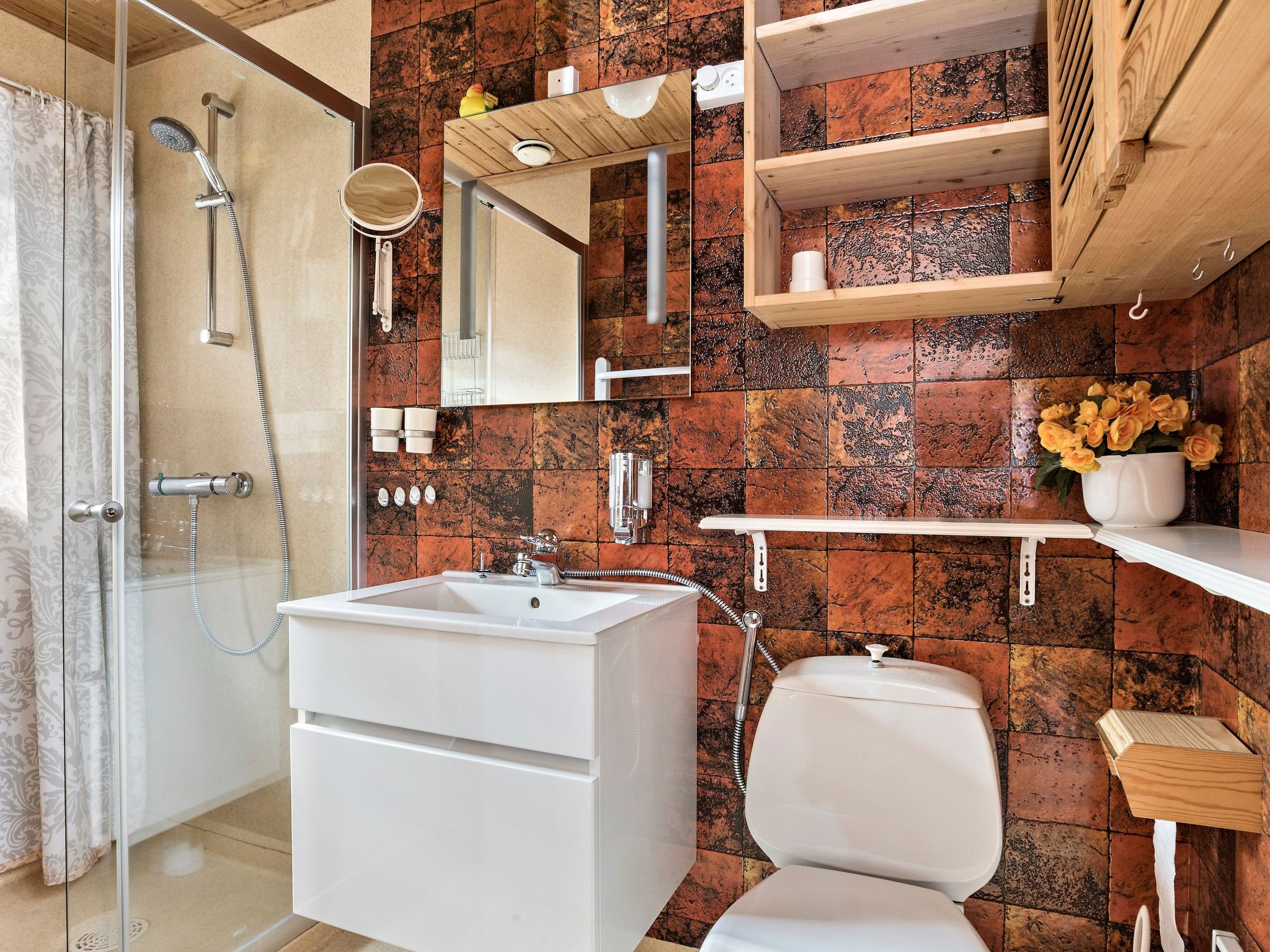 Idyllisch gelegenes, ebenerdiges Haus mit Terrasse-Binnen