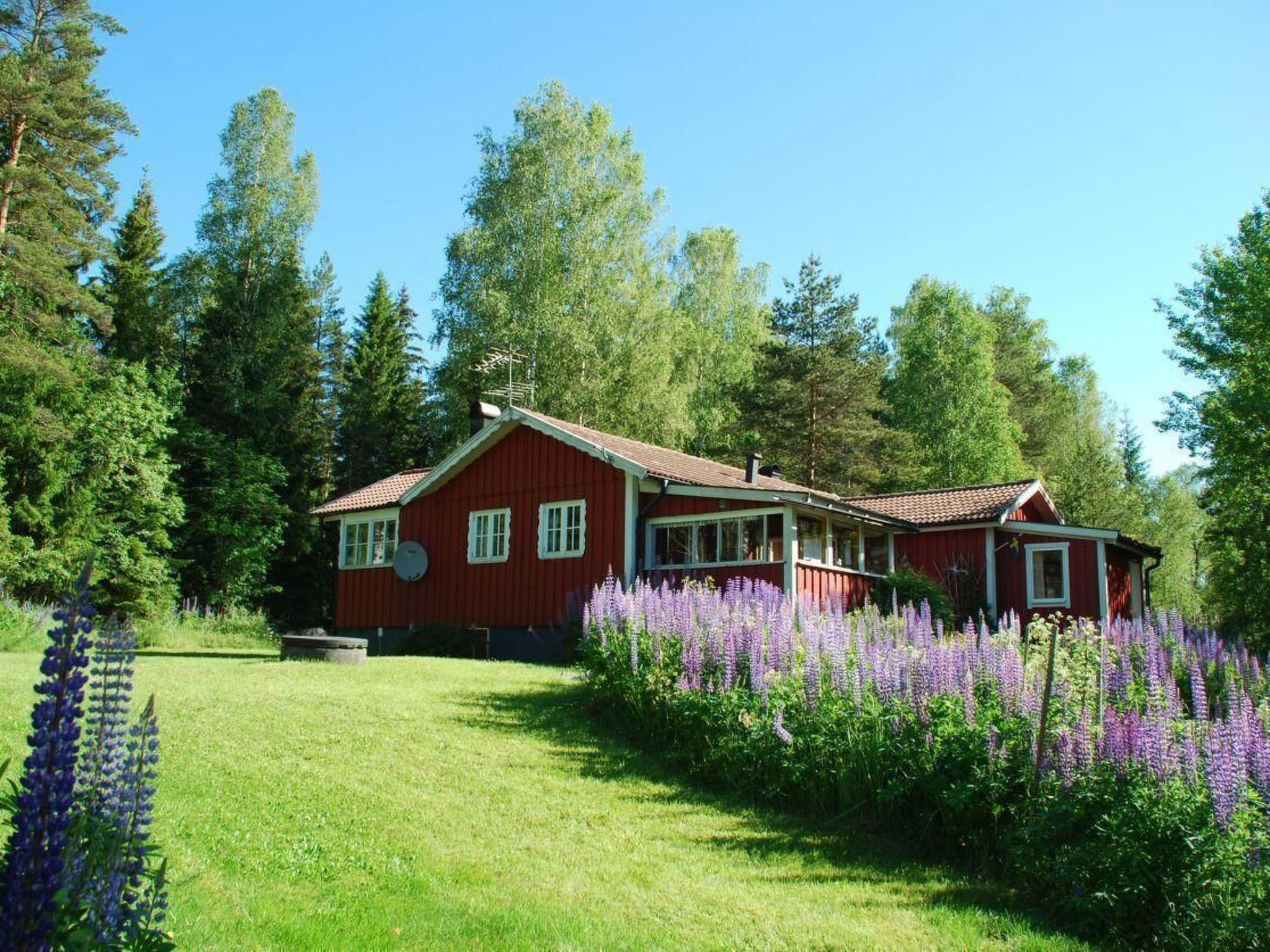 Idyllisch gelegenes, ebenerdiges Haus mit Terrasse-Binnen