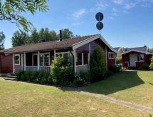 Vrijstaande bungalow direct aan het meer in Tibro voor 6 personen - thumbnail 4