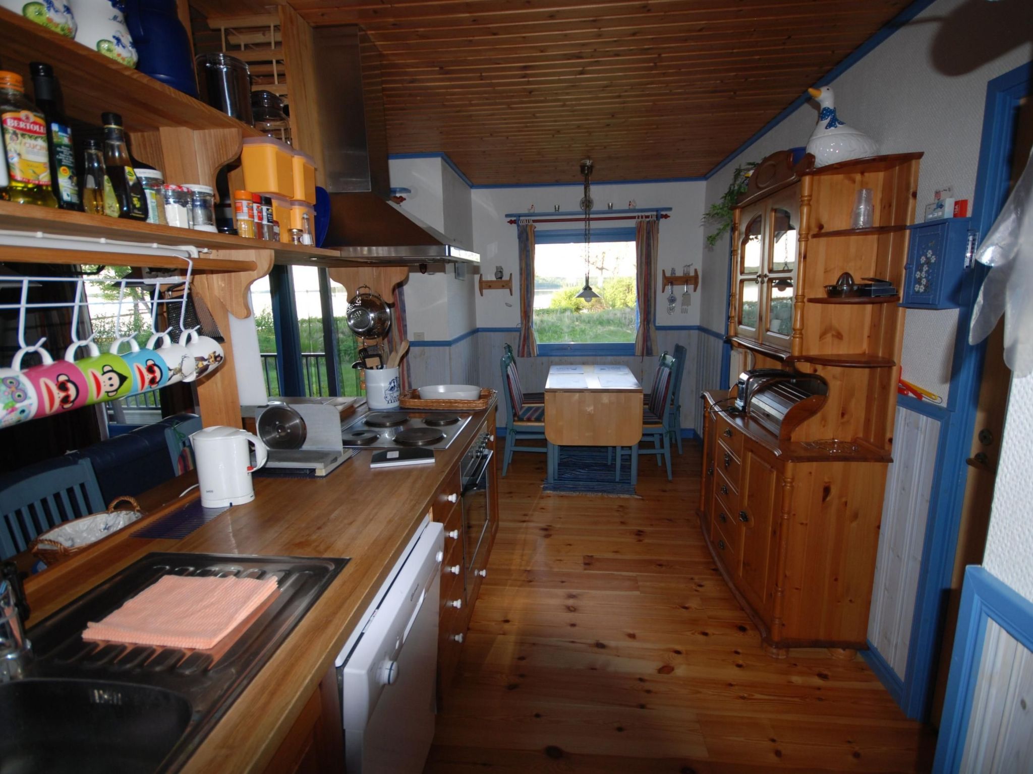 In Tibro mit Kleinem Garten-Binnen