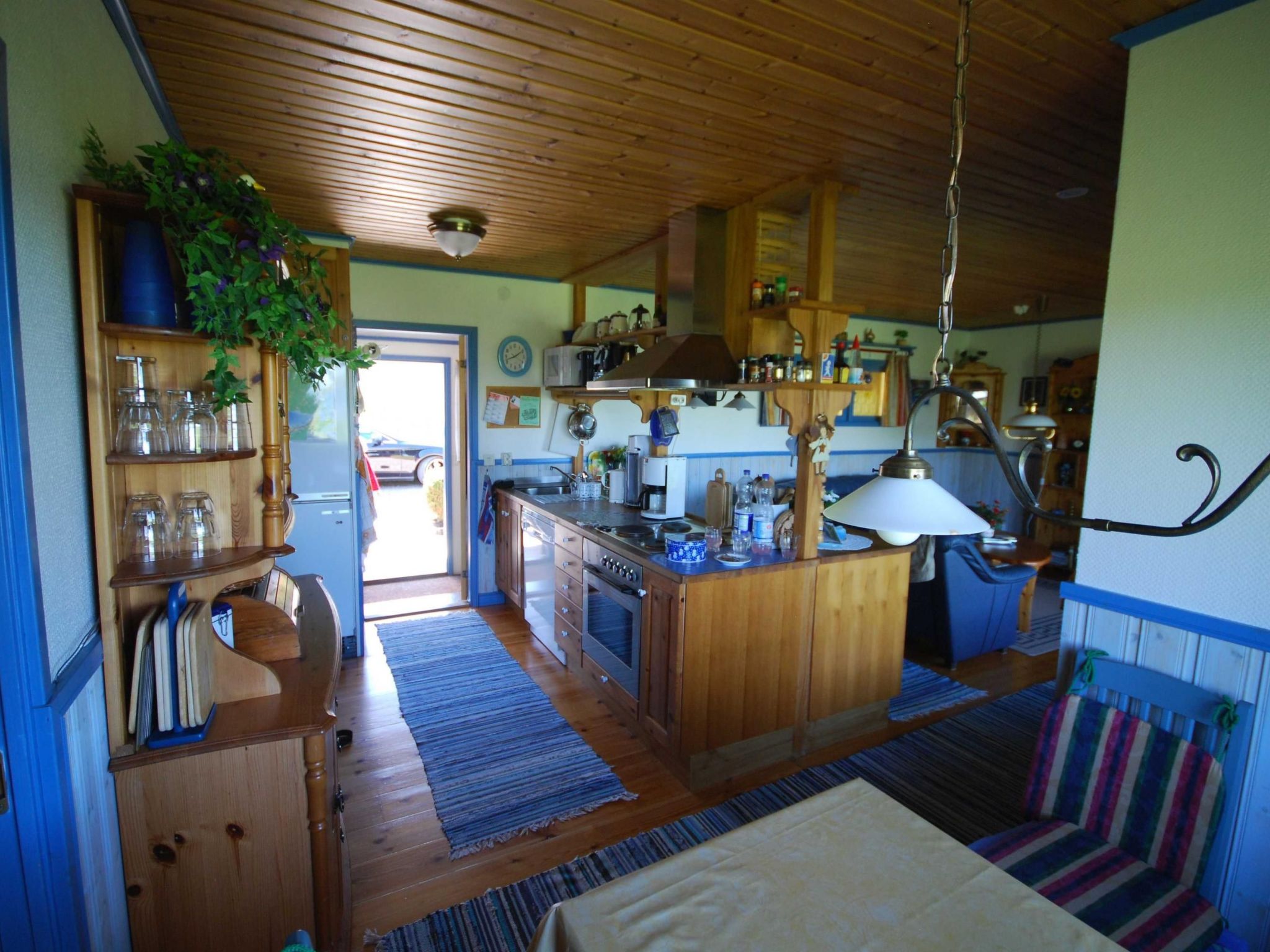 In Tibro mit Kleinem Garten-Binnen