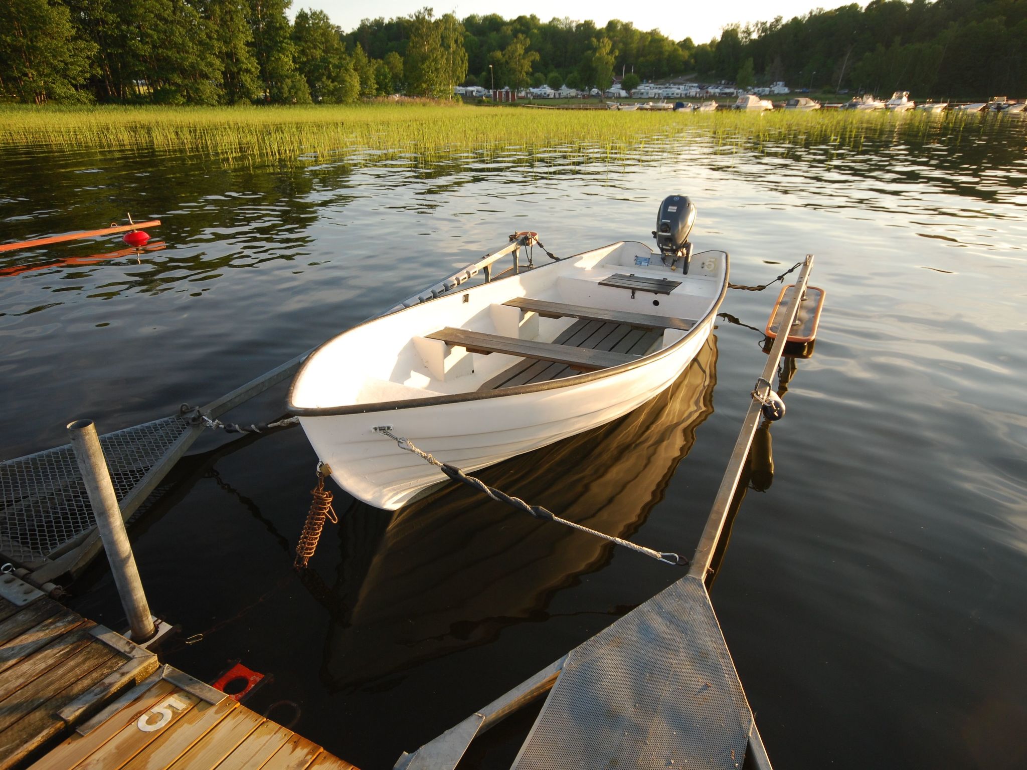 In Tibro mit Kleinem Garten-Binnen