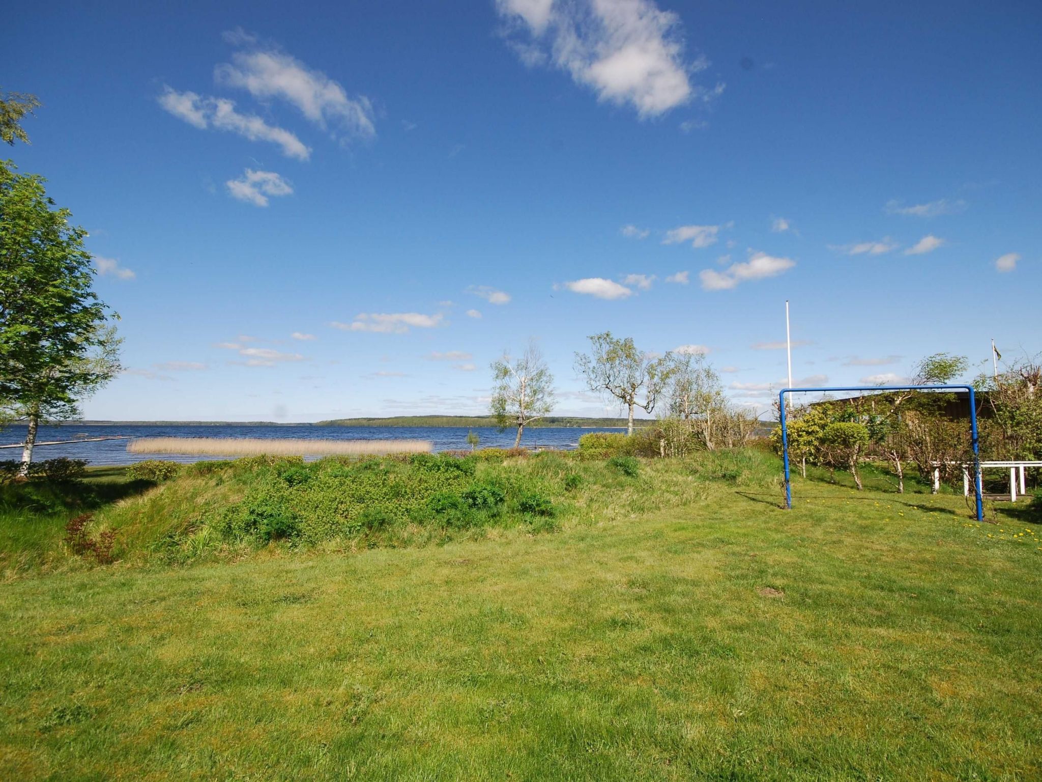 In Tibro mit Kleinem Garten-Binnen