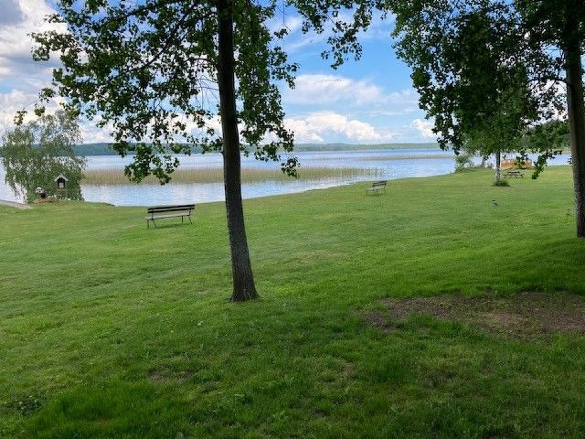 In Tibro mit Kleinem Garten-Binnen