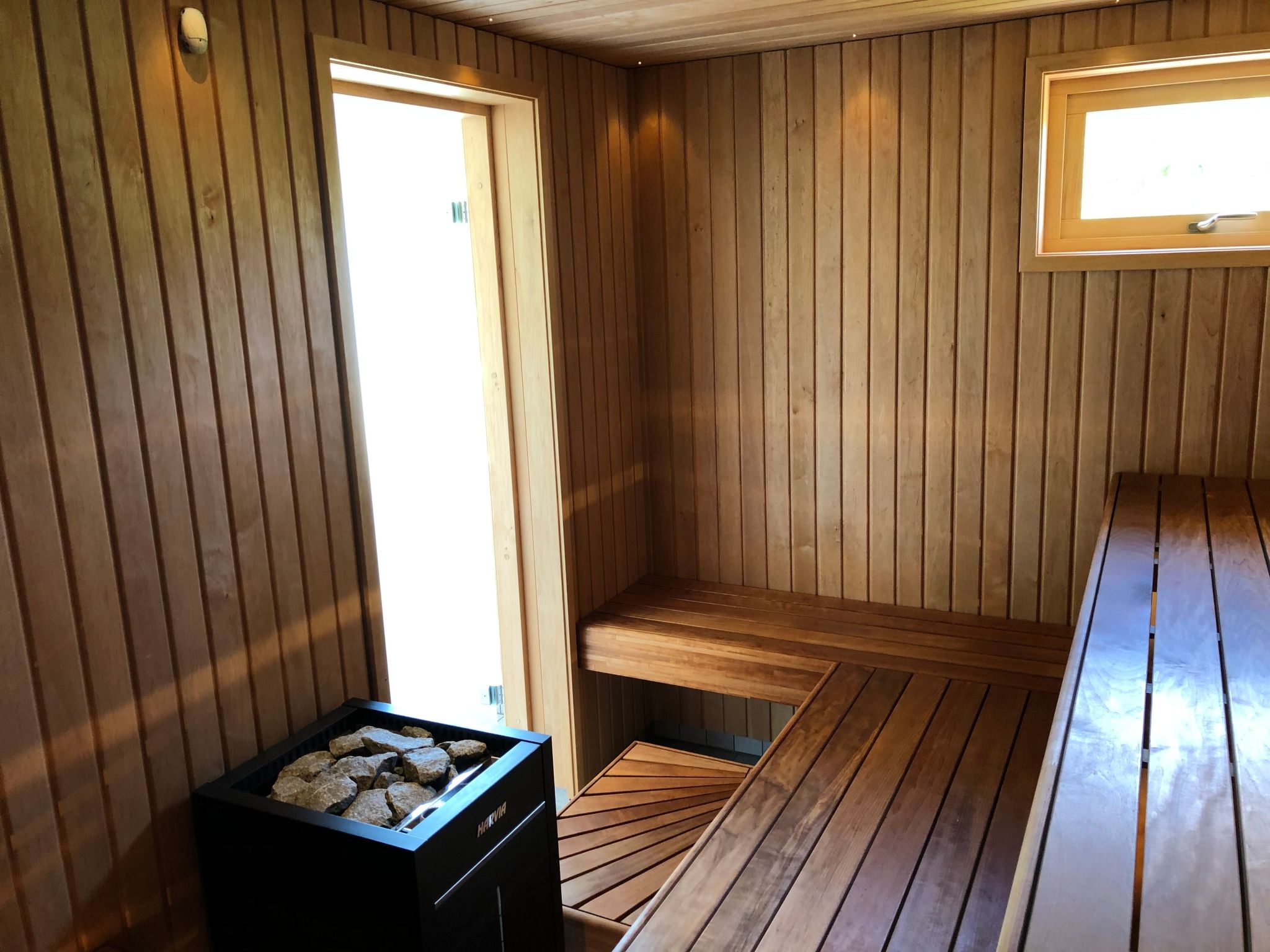 Schönes Ferienhaus in Småland mit Sauna, Bootssteg zum Schwimmen mit Ruderboot - Draußen
