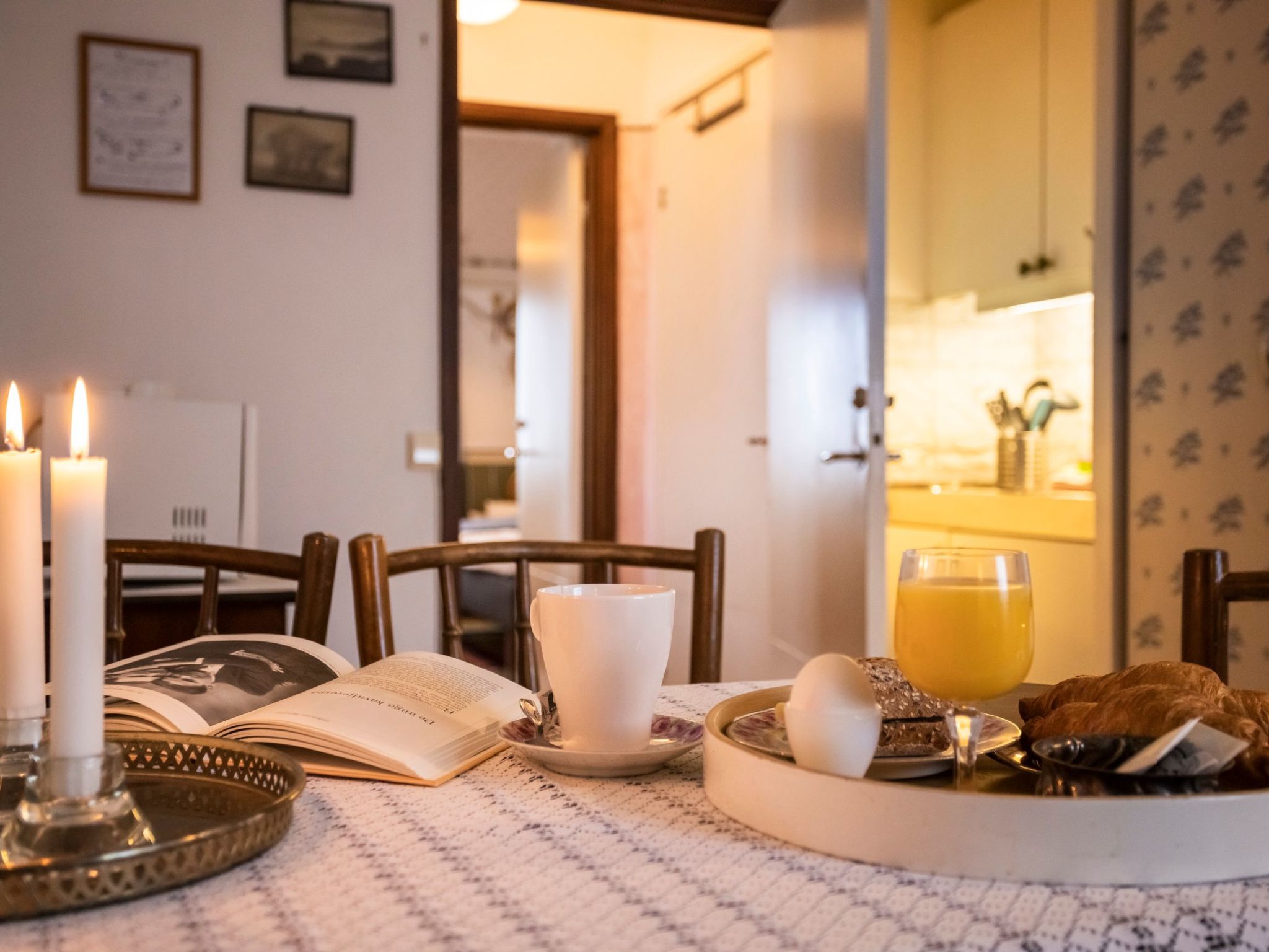 Rosenapartment-Binnen