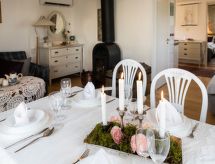 Himmelbungalow aan het meer in Ulricehamn met open haard - thumbnail 4