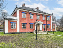 Herrgården: Authentiek herenhuis in hartje Vimmerby, Småland - thumbnail 1