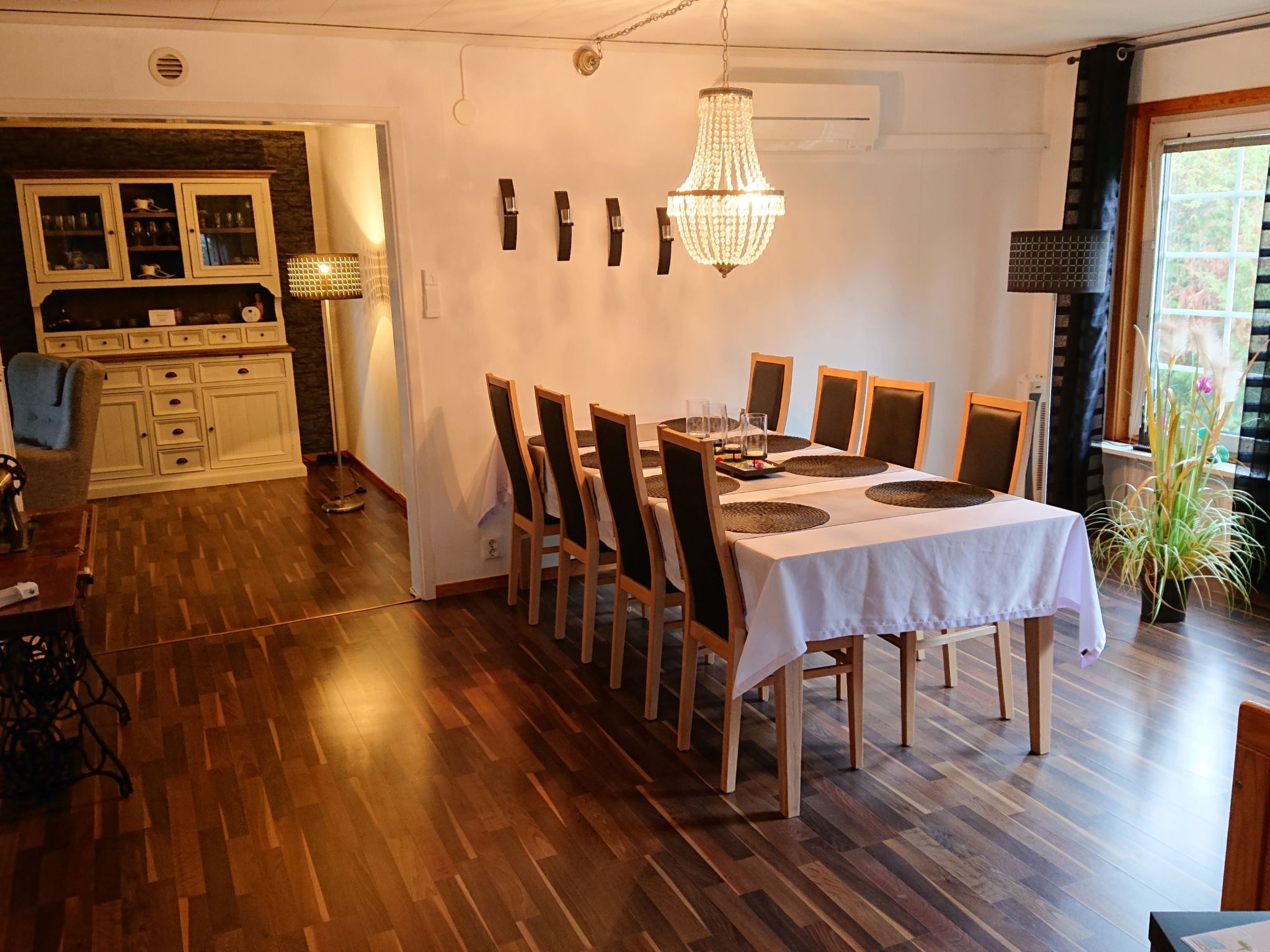 Familienfreundliches Ferienhaus mit großem Garten-Drinnen