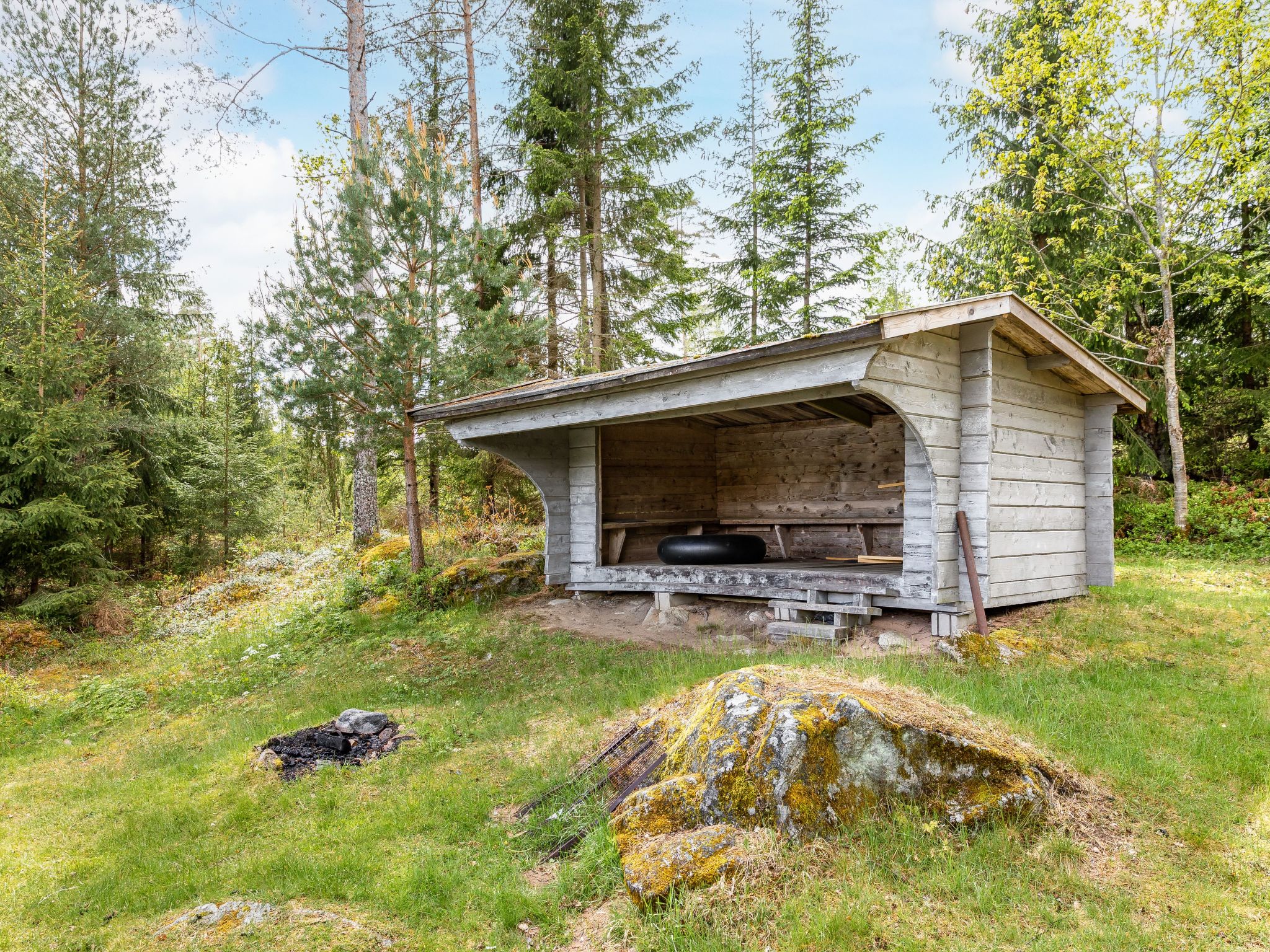 Rödmossa Femton-Buiten