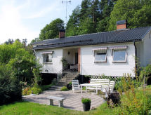 Aan het strand: ruim vakantiehuis Trollsjö Stegeborg in Vikbolandet - thumbnail 1