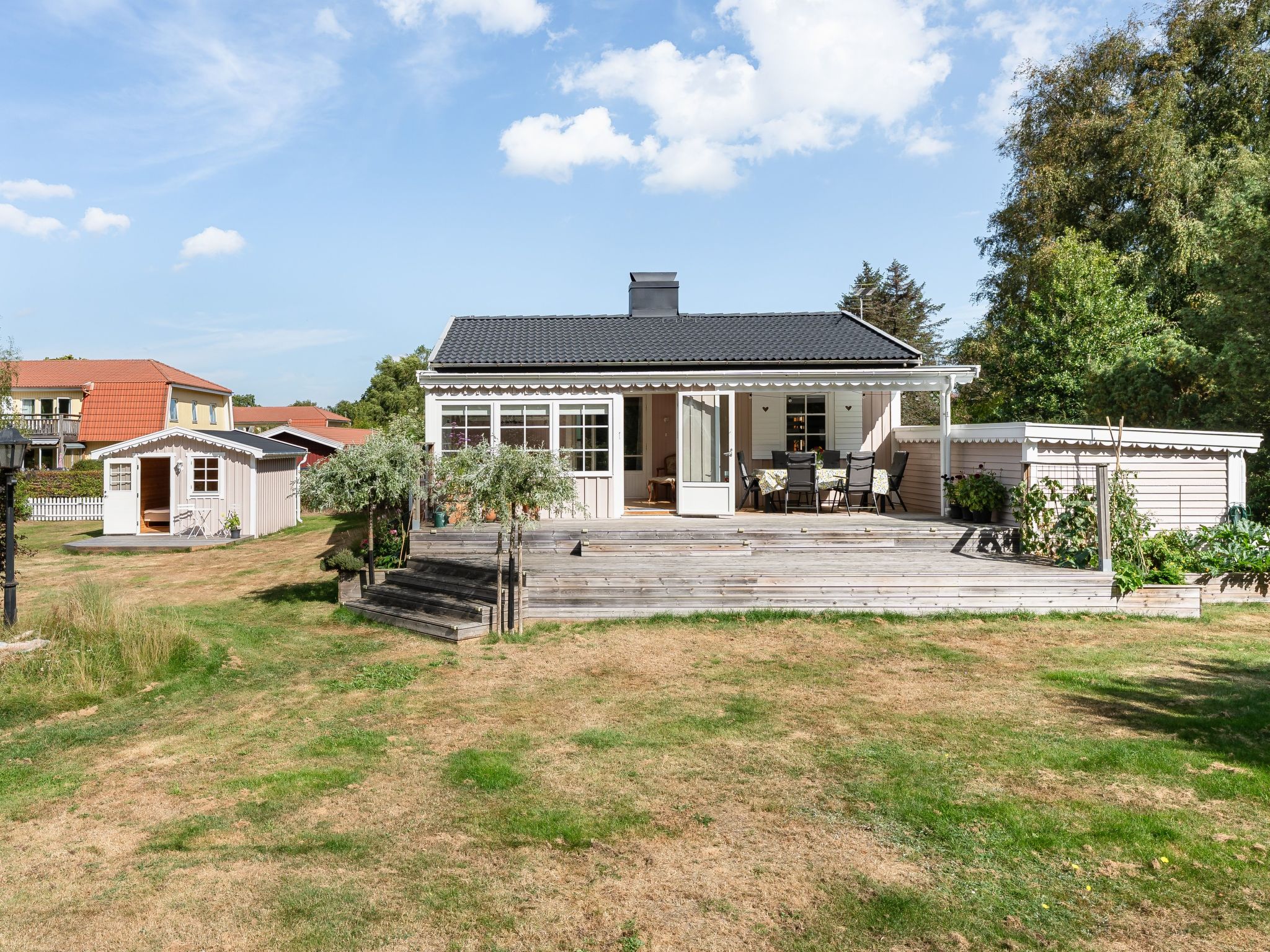Rosa Huset-Outside