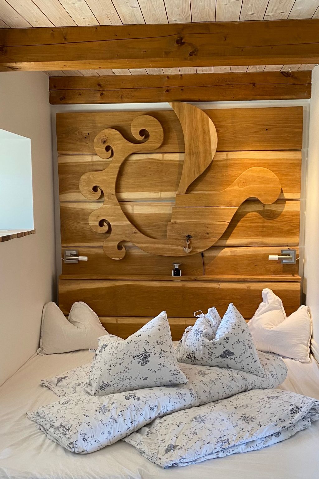 Studio Eagle-Image-tags.info