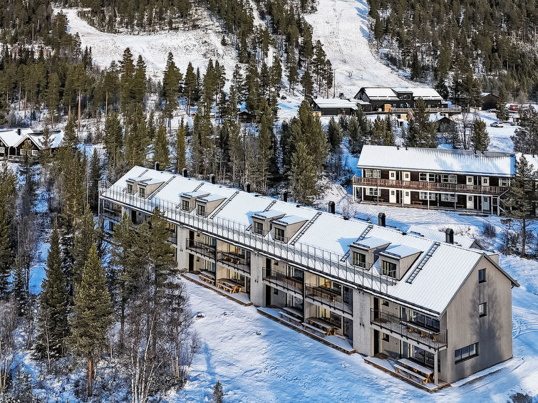 "Tännäskröket Renstråket", appartement 5-kamers 74 m2 op 2 verdiepingen, op de bovenverdieping. Licht, zeer modern en smaakvol ingericht: open woon-/eetkamer met panoramavenster. Uitgang naar het ..