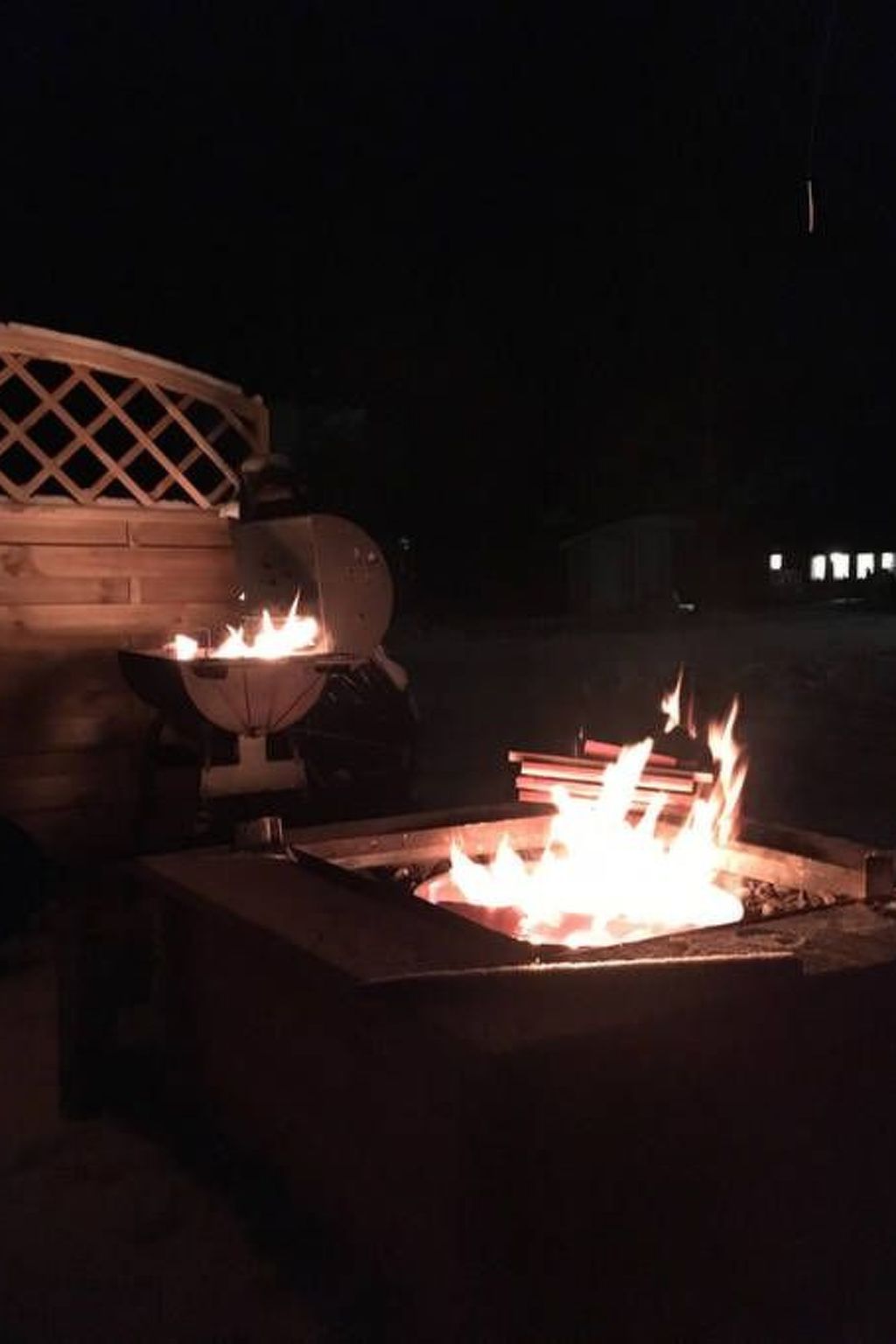 Mit Garten, Grill und Terrasse-Buiten