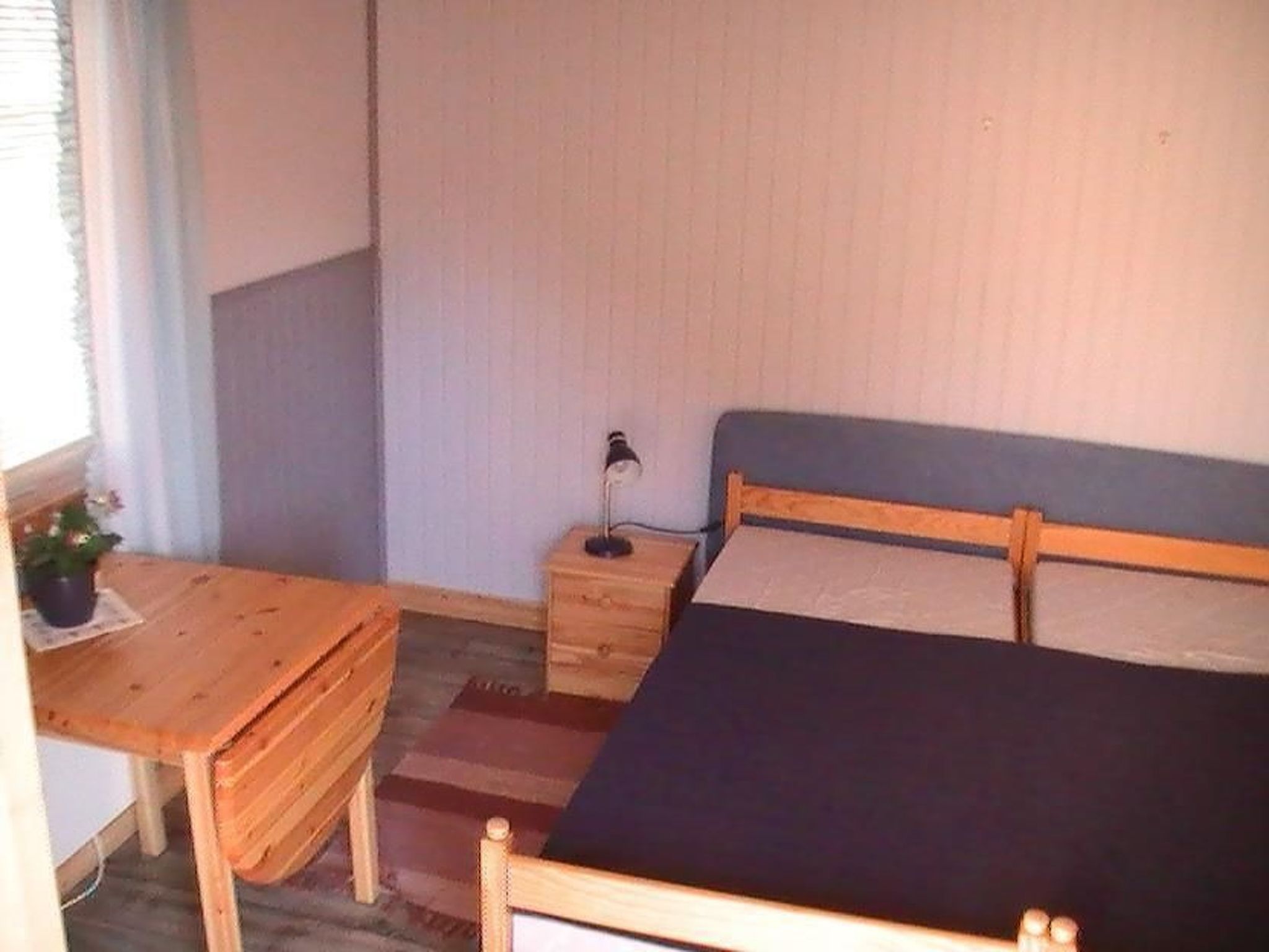 Landhaus auf großem Rasengrundstück-Image-tags.info