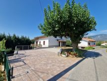 Vrijstaande vakantiewoning met bergzicht en tuin in Prvacina, Goriška Brda - thumbnail 1